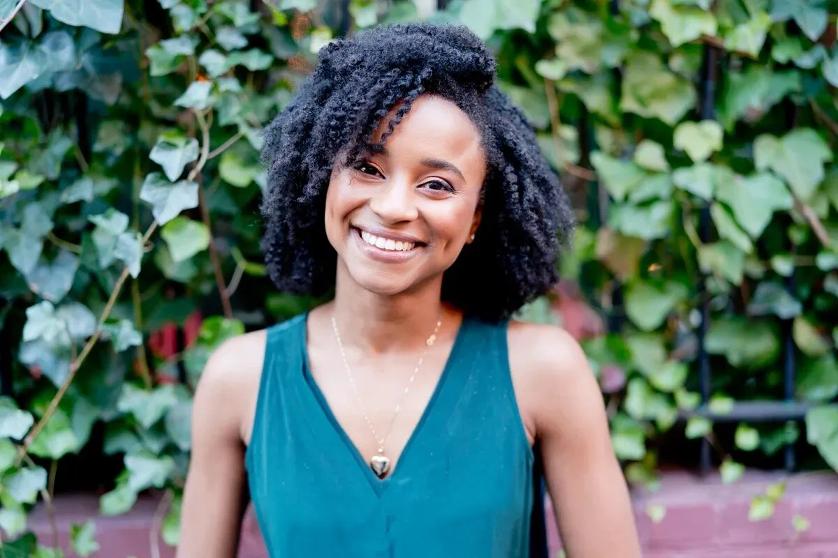 Anika Dara Reminds Us To "Enjoy The Moment"