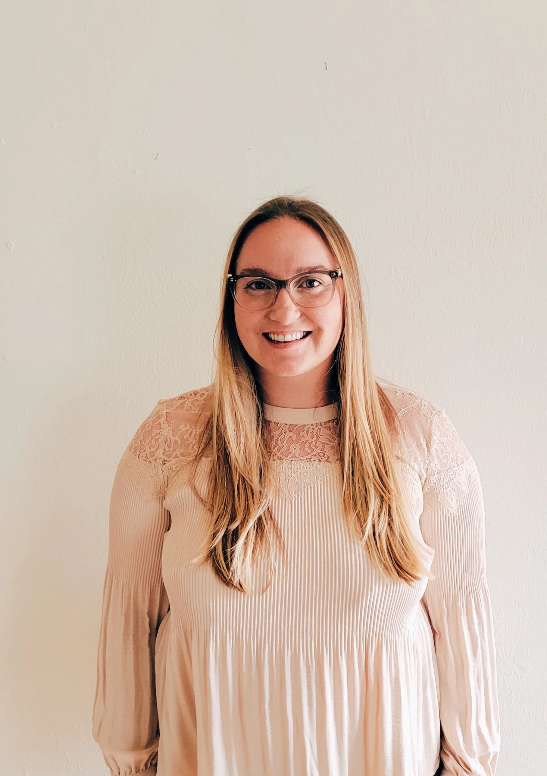 Taylor Hresko, therapist providing support for perinatal mental health, pregnancy, postpartum adjustment, parenting transitions, and emotional wellbeing throughout Colorado.