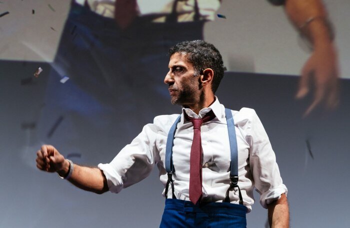 Adeel_Akhtar_in_The_Estate_at_the_Dorfman_Theatre_National_T1_Standard.jpg