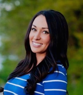 Hi! I'm Michelle, a former librarian and teacher trying to make the most of my time as a stay-at-home mom. I enjoy reading, decorating, crafting, shopping, experimenting with hair, makeup, and fashion, traveling, trying simple recipes, and watching Real Housewives reruns. I'm excited to get to know you and share some of my favorite tips, tricks, and ideas!