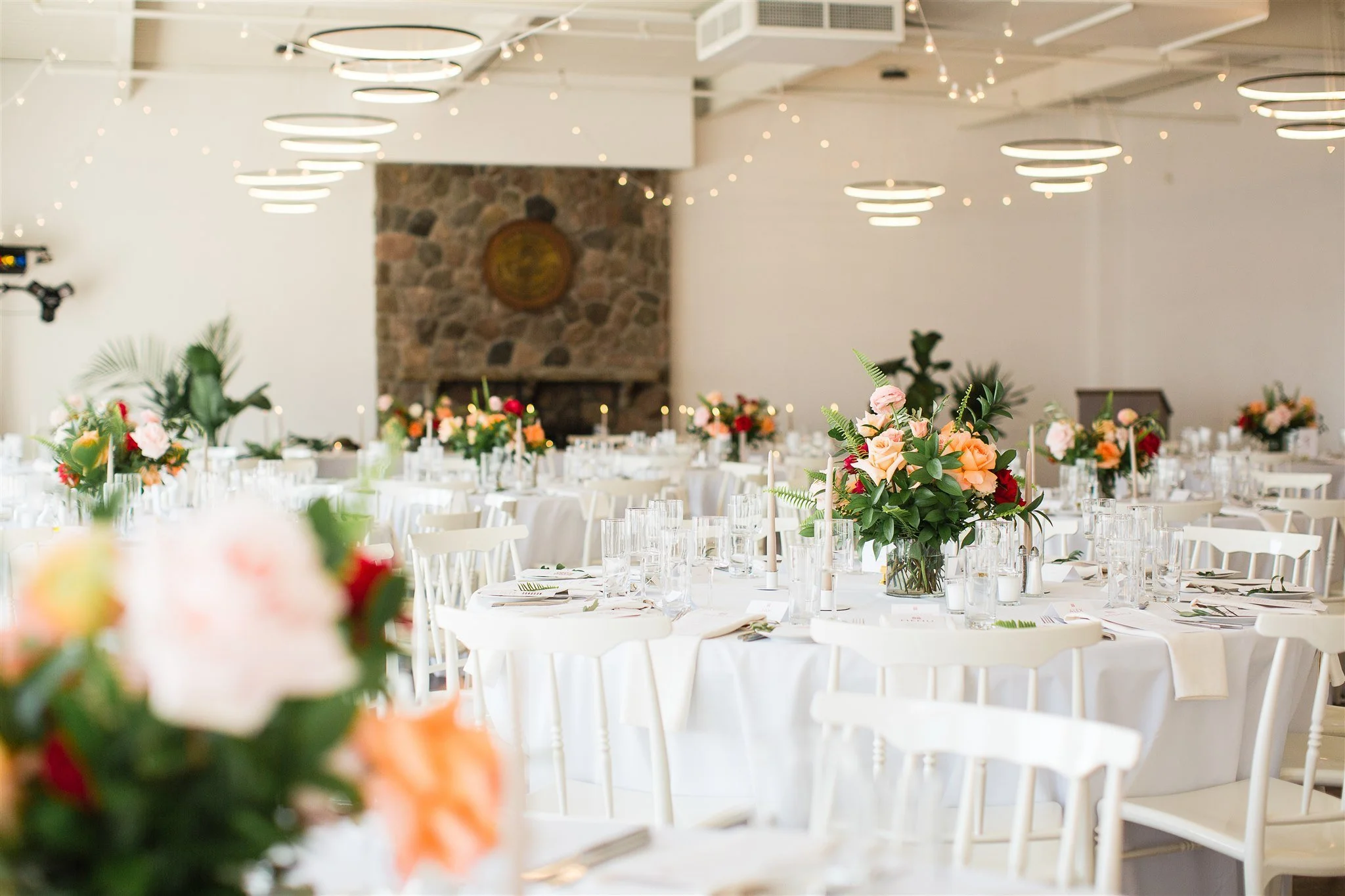 Michael and Jacob’s unforgettable wedding at The Henley Room in Toronto was a vibrant celebration of love and community. Planned by @stori.events, the day featured stunning florals by @theflower597toronto, incredible performances by drag queens Fay S
