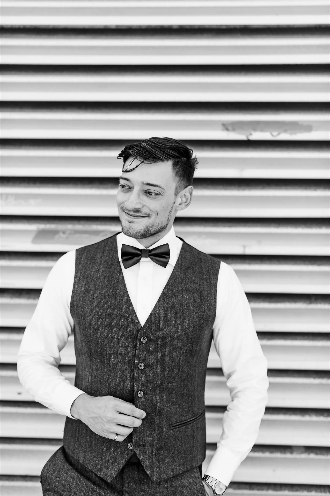 Michael and Jacob’s unforgettable wedding at The Henley Room in Toronto was a vibrant celebration of love and community. Planned by @stori.events, the day featured stunning florals by @theflower597toronto, incredible performances by drag queens Fay S