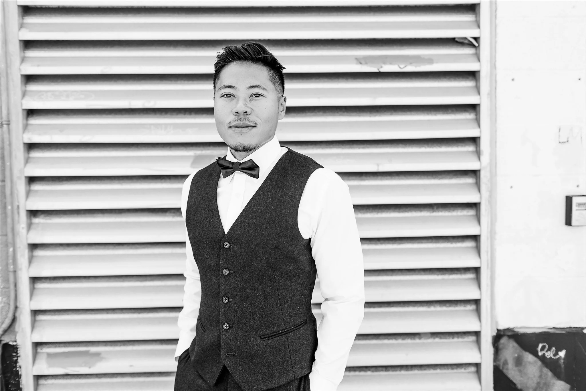 Michael and Jacob’s unforgettable wedding at The Henley Room in Toronto was a vibrant celebration of love and community. Planned by @stori.events, the day featured stunning florals by @theflower597toronto, incredible performances by drag queens Fay S