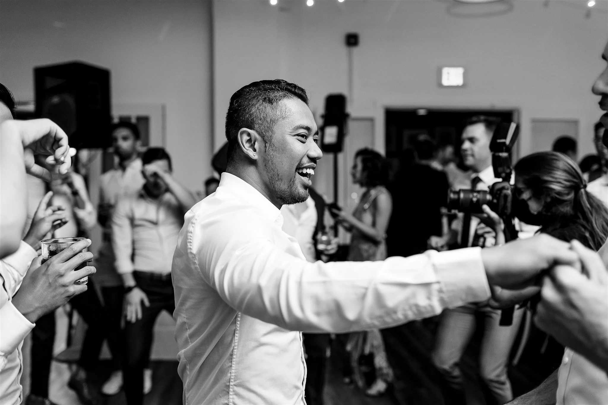 Michael and Jacob’s unforgettable wedding at The Henley Room in Toronto was a vibrant celebration of love and community. Planned by @stori.events, the day featured stunning florals by @theflower597toronto, incredible performances by drag queens Fay S