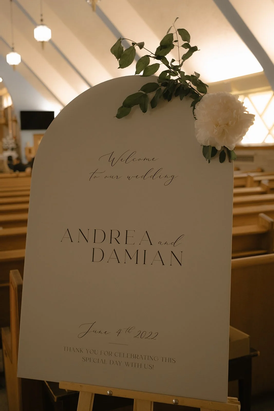 Andrea and Damian’s elegant wedding at The Ritz-Carlton Montreal was flawlessly planned by @stori.events and team. Captured by @kristina.bastien, the day featured stunning details, beautiful styling, and expert hair and makeup by @vanessaintrevado An
