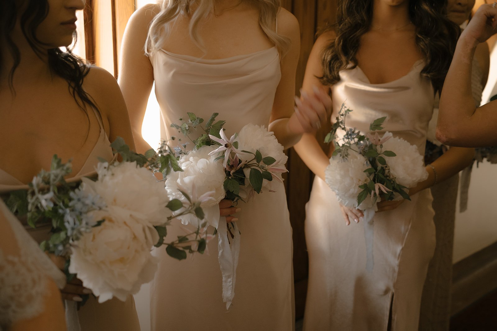 Andrea and Damian’s elegant wedding at The Ritz-Carlton Montreal was flawlessly planned by @stori.events and team. Captured by @kristina.bastien, the day featured stunning details, beautiful styling, and expert hair and makeup by @vanessaintrevado An