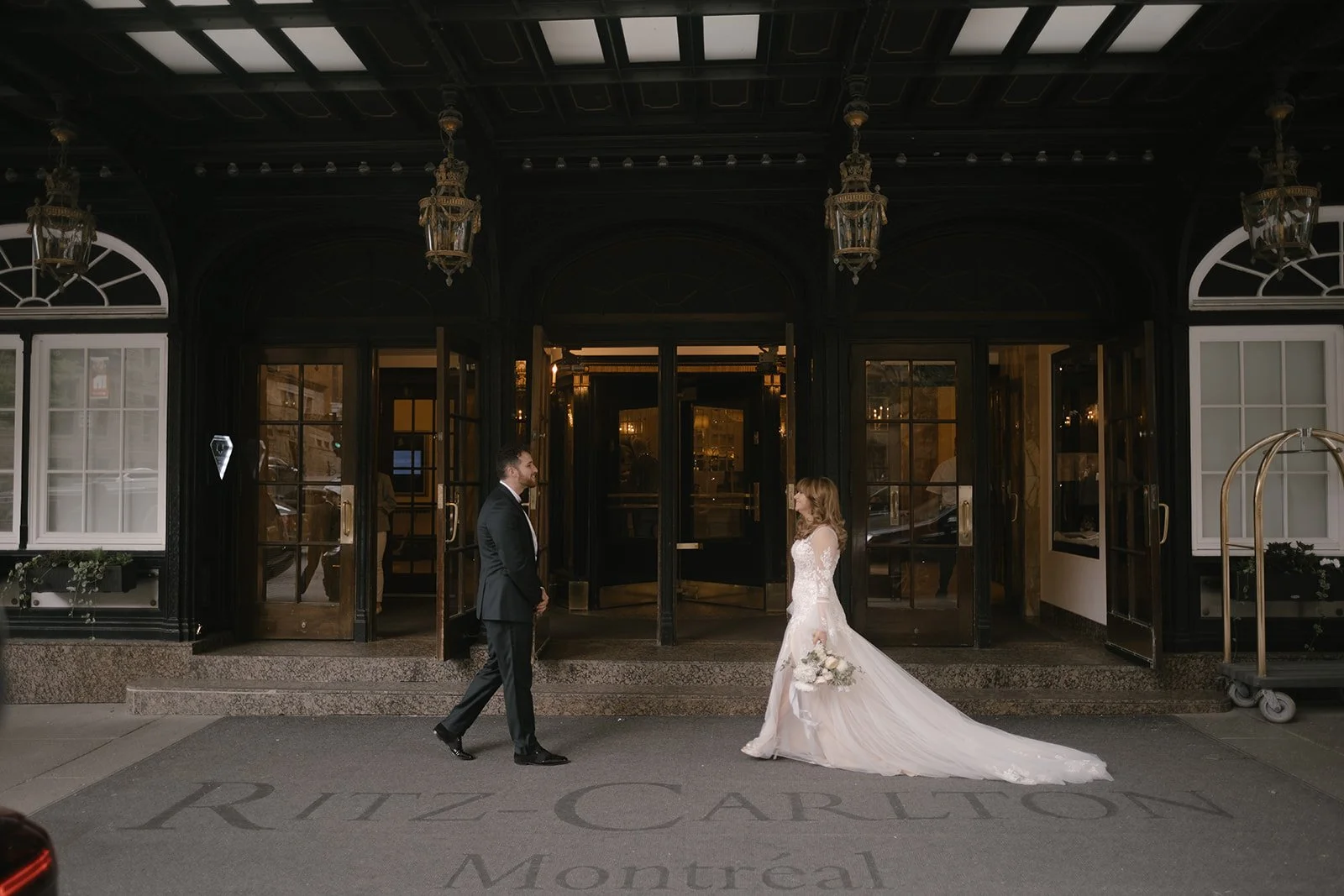 Andrea and Damian’s elegant wedding at The Ritz-Carlton Montreal was flawlessly planned by @stori.events and team. Captured by @kristina.bastien, the day featured stunning details, beautiful styling, and expert hair and makeup by @vanessaintrevado An