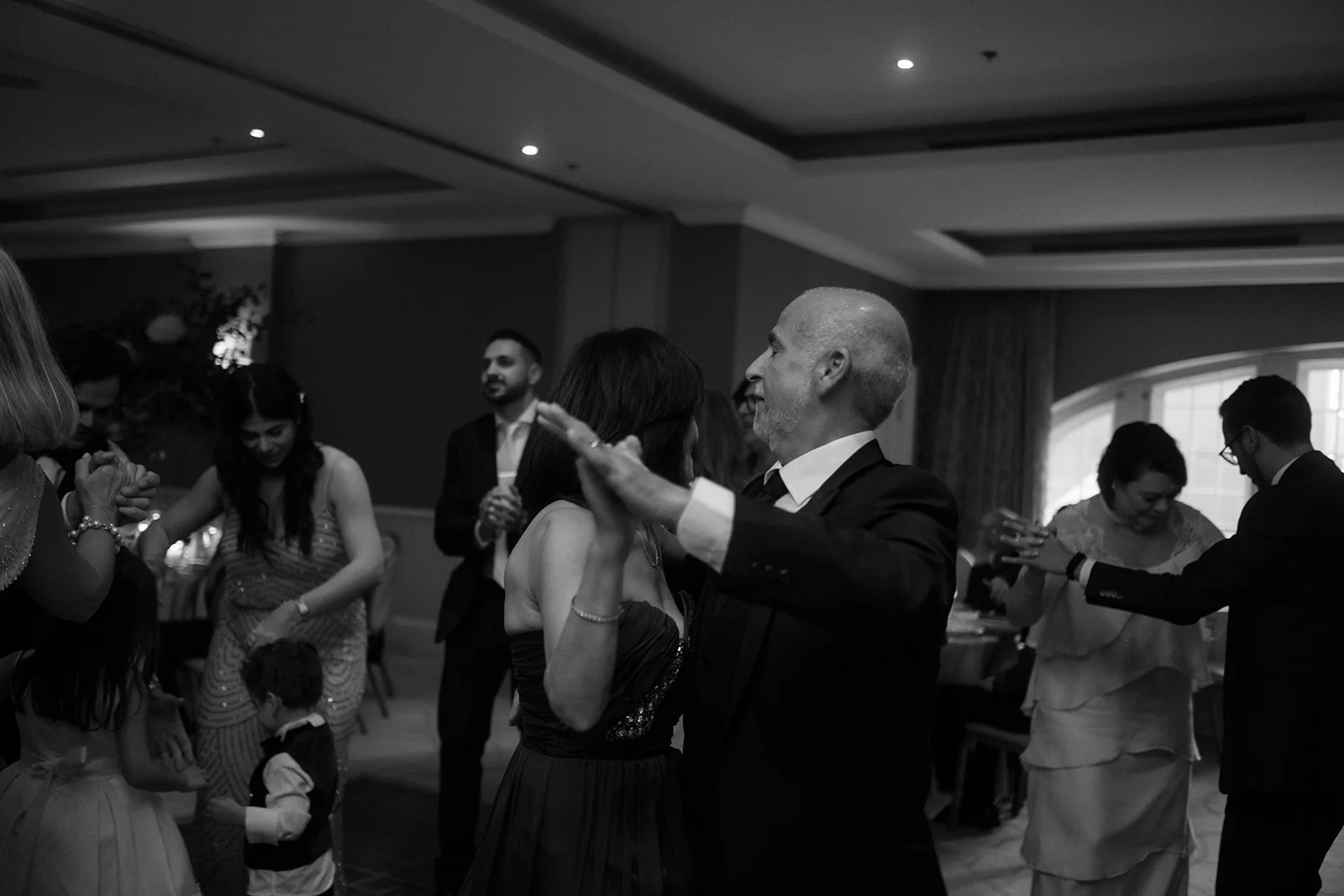 Andrea and Damian’s elegant wedding at The Ritz-Carlton Montreal was flawlessly planned by @stori.events and team. Captured by @kristina.bastien, the day featured stunning details, beautiful styling, and expert hair and makeup by @vanessaintrevado An