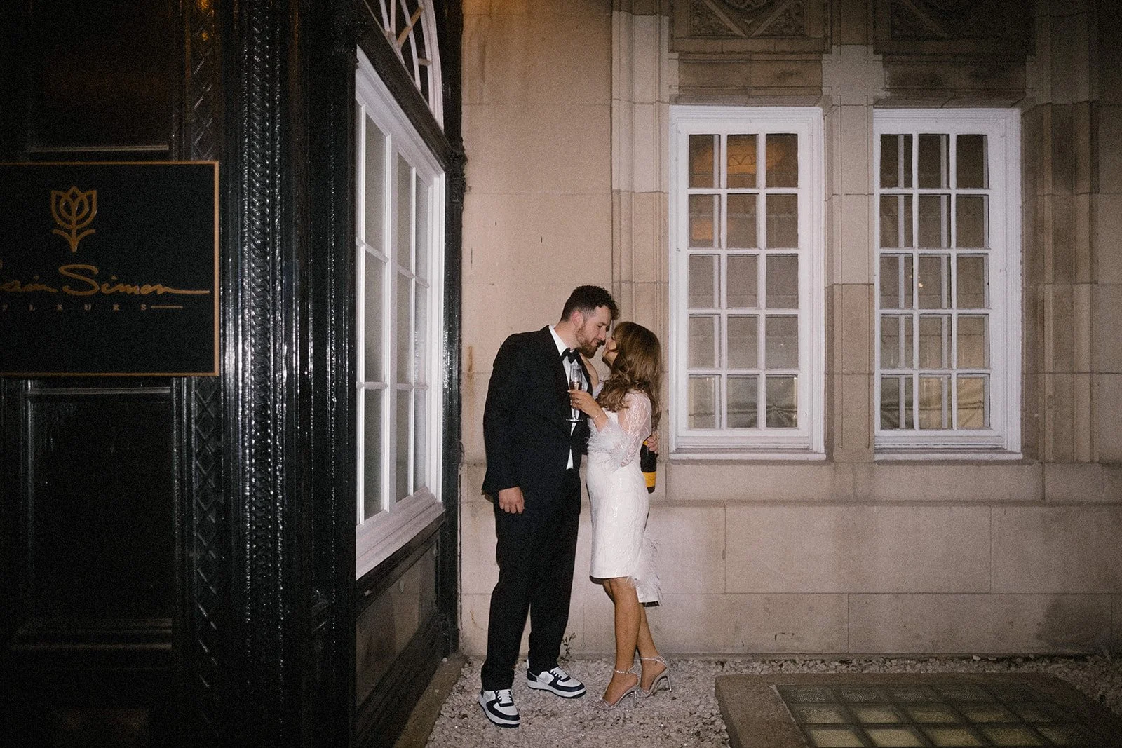 Andrea and Damian’s elegant wedding at The Ritz-Carlton Montreal was flawlessly planned by @stori.events and team. Captured by @kristina.bastien, the day featured stunning details, beautiful styling, and expert hair and makeup by @vanessaintrevado An
