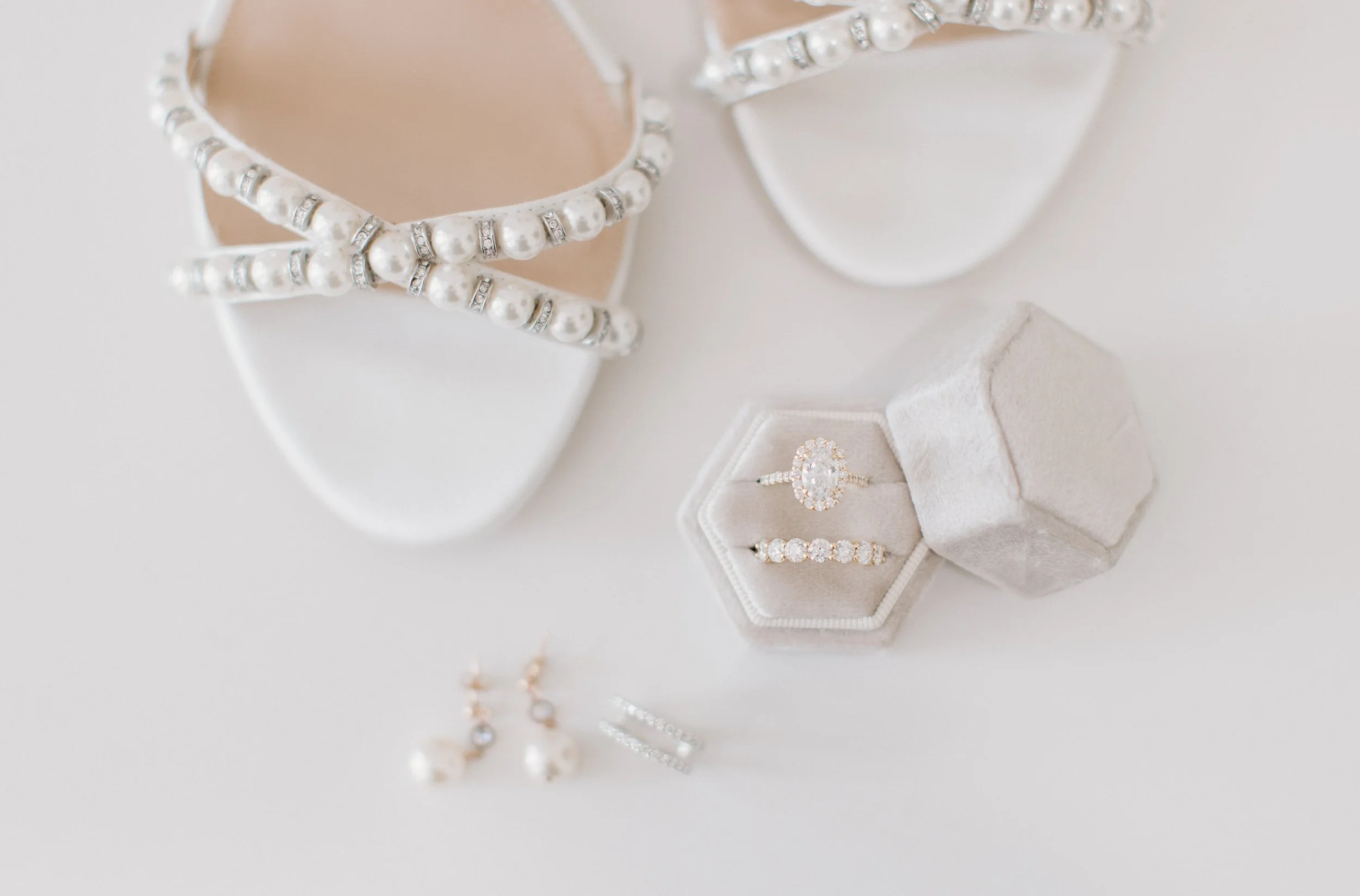 The ultimate power couple, former Canadian Track and Field star, Sarah Wells and Canadian Rower, Blake Parsons tie the knot at the historic Graydon Hall Manor! ⠀
 ⠀
Venue – @graydonhallmanor
Event Planners - @stori.events @jessylalancette @laurencedi