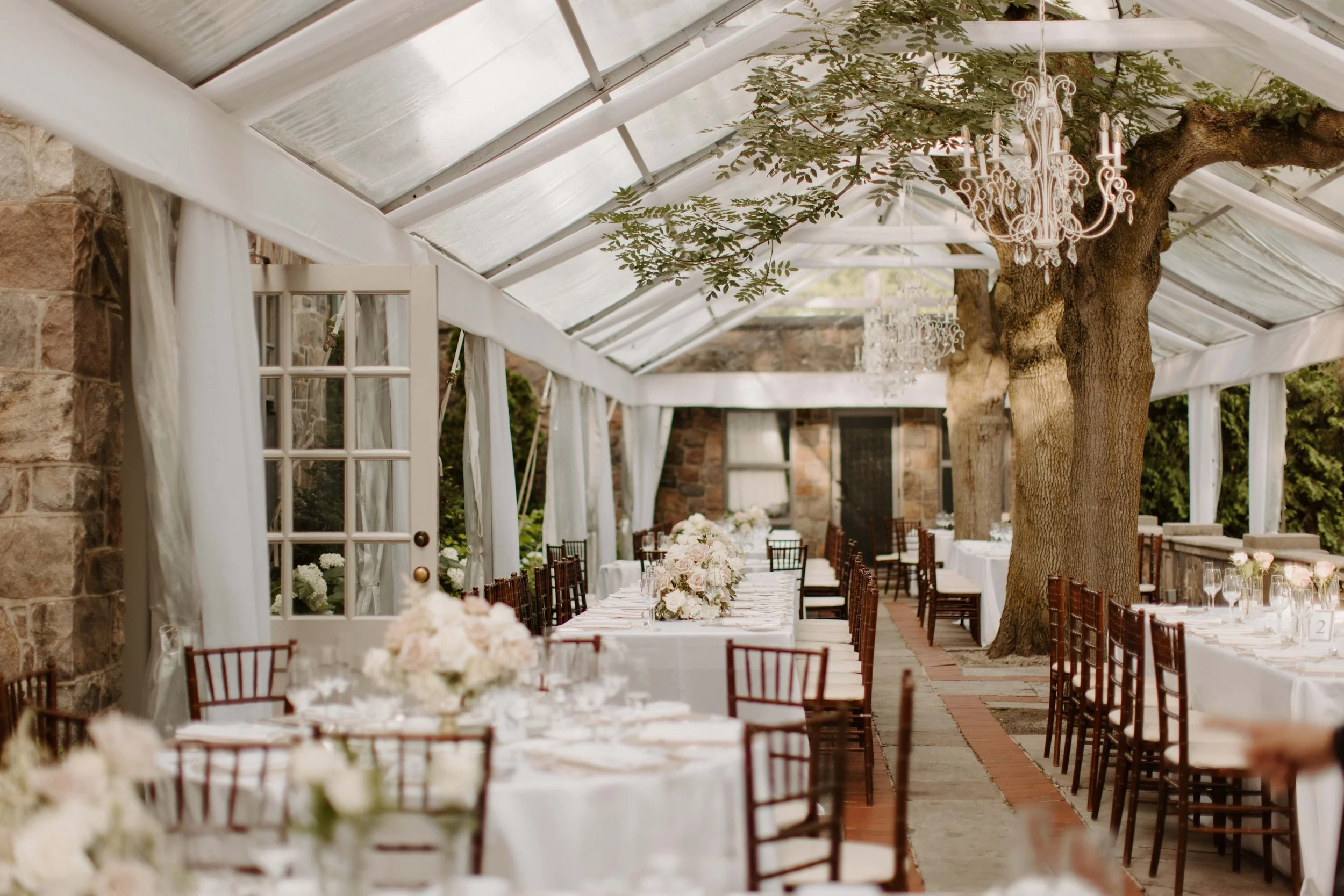 The ultimate power couple, former Canadian Track and Field star, Sarah Wells and Canadian Rower, Blake Parsons tie the knot at the historic Graydon Hall Manor! ⠀
 ⠀
Venue – @graydonhallmanor
Event Planners - @stori.events @jessylalancette @laurencedi