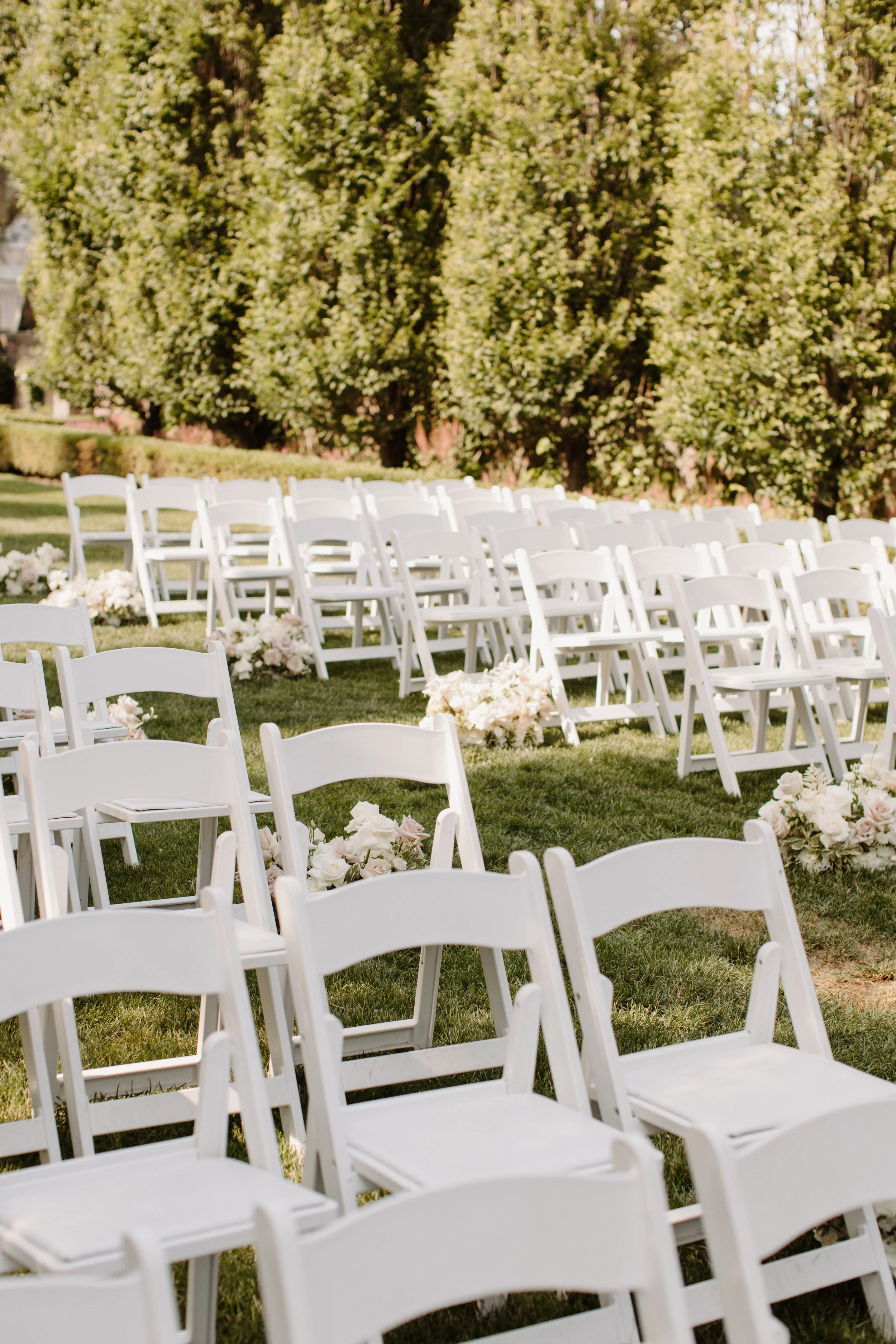 The ultimate power couple, former Canadian Track and Field star, Sarah Wells and Canadian Rower, Blake Parsons tie the knot at the historic Graydon Hall Manor! ⠀
 ⠀
Venue – @graydonhallmanor
Event Planners - @stori.events @jessylalancette @laurencedi