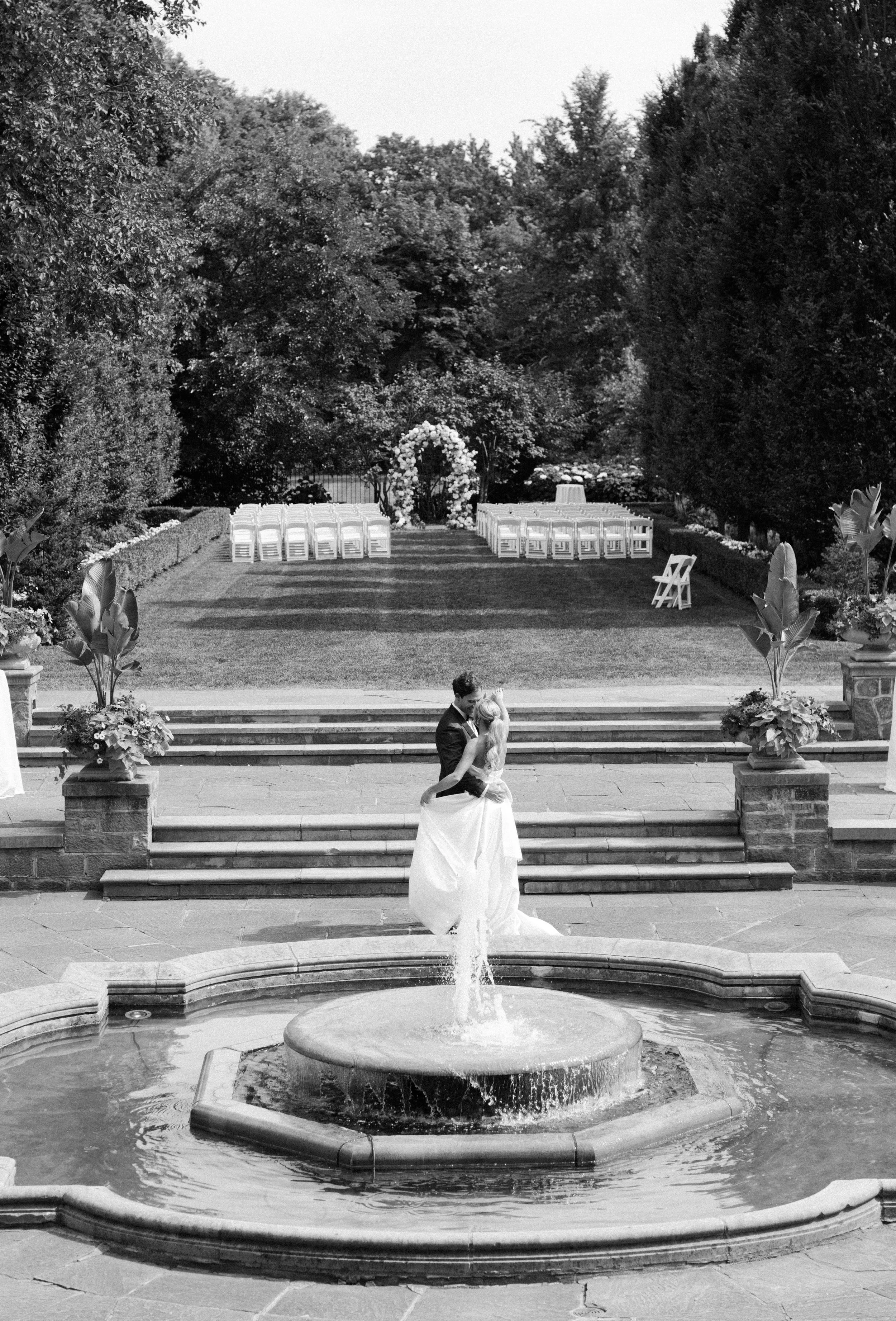 The ultimate power couple, former Canadian Track and Field star, Sarah Wells and Canadian Rower, Blake Parsons tie the knot at the historic Graydon Hall Manor! ⠀
 ⠀
Venue – @graydonhallmanor
Event Planners - @stori.events @jessylalancette @laurencedi