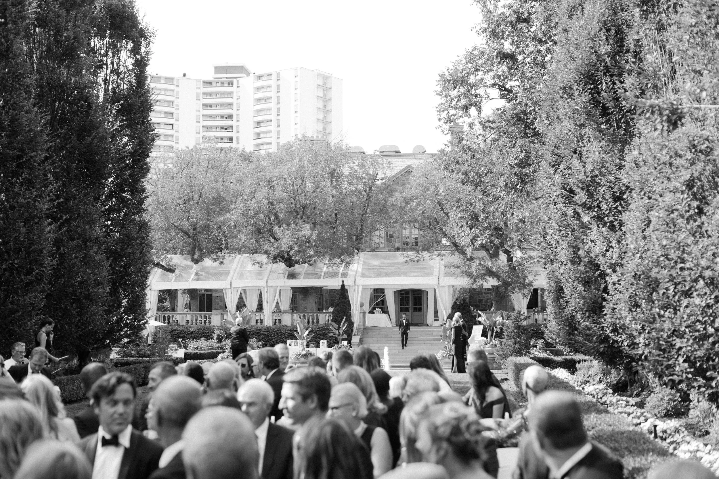 The ultimate power couple, former Canadian Track and Field star, Sarah Wells and Canadian Rower, Blake Parsons tie the knot at the historic Graydon Hall Manor! ⠀
 ⠀
Venue – @graydonhallmanor
Event Planners - @stori.events @jessylalancette @laurencedi