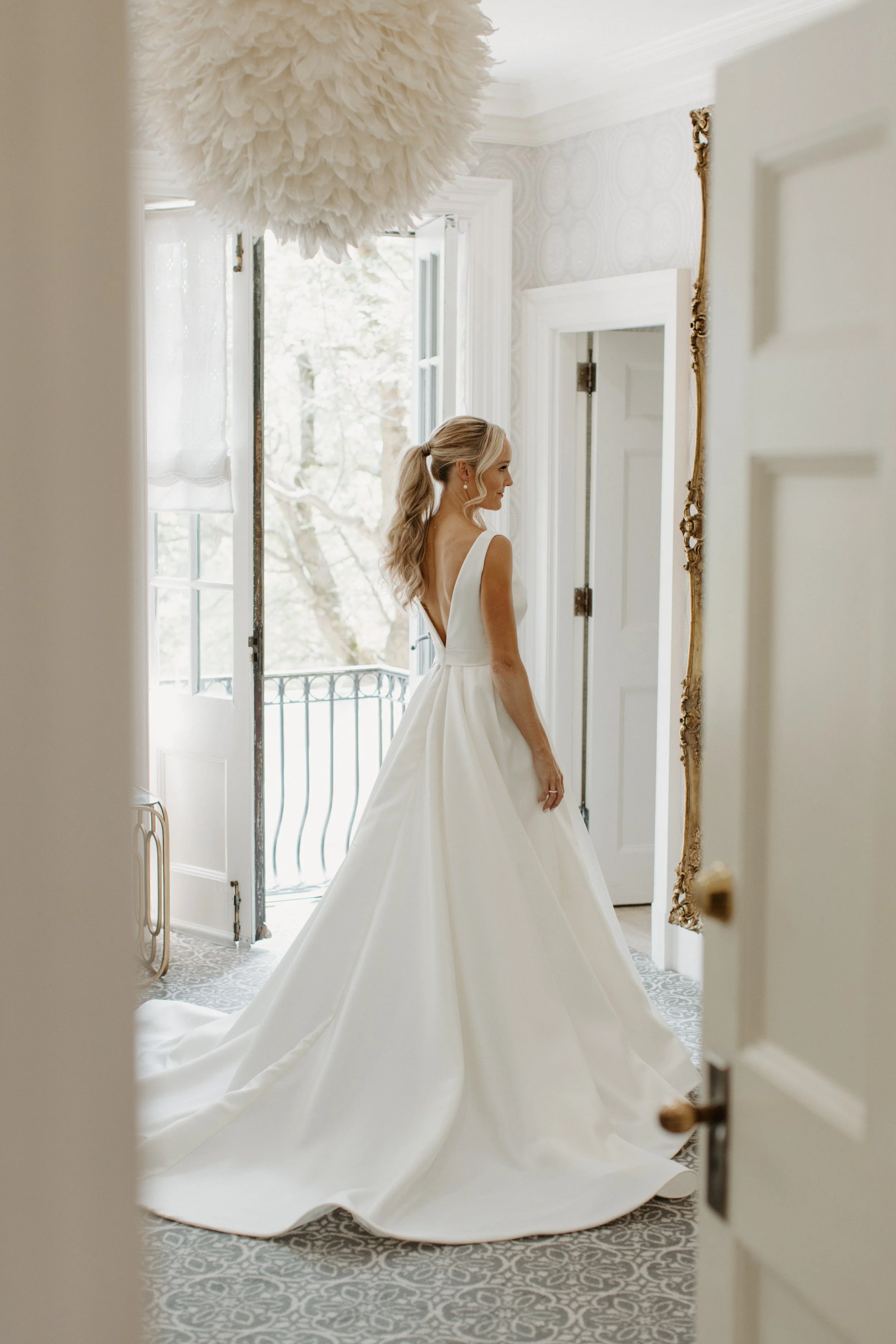 The ultimate power couple, former Canadian Track and Field star, Sarah Wells and Canadian Rower, Blake Parsons tie the knot at the historic Graydon Hall Manor! ⠀
 ⠀
Venue – @graydonhallmanor
Event Planners - @stori.events @jessylalancette @laurencedi