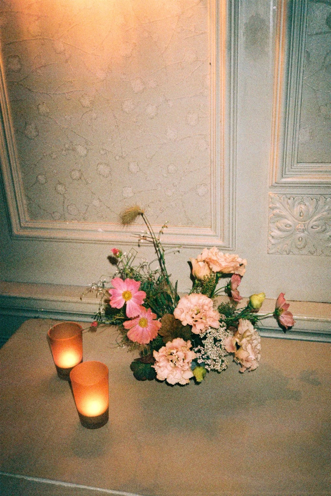 A collision of art and nature against an expansive garden and a timeless manor.

A romantic wedding that spills with elegance and style in its nuances of texture brought to life by sculptural blooms and candle light.

Venue - @graydonhallmanor
Event 