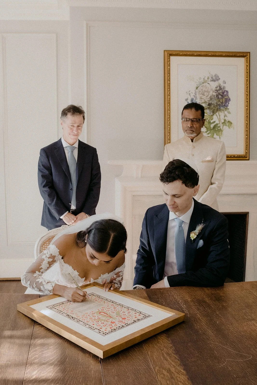 A collision of art and nature against an expansive garden and a timeless manor.

A romantic wedding that spills with elegance and style in its nuances of texture brought to life by sculptural blooms and candle light.

Venue - @graydonhallmanor
Event 