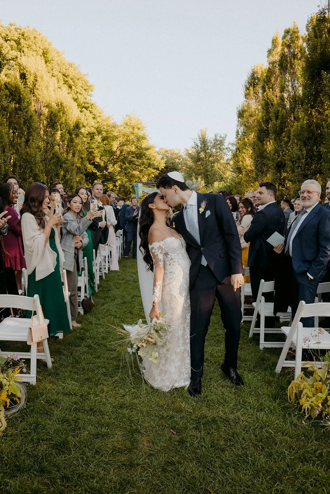 A collision of art and nature against an expansive garden and a timeless manor.

A romantic wedding that spills with elegance and style in its nuances of texture brought to life by sculptural blooms and candle light.

Venue - @graydonhallmanor
Event 