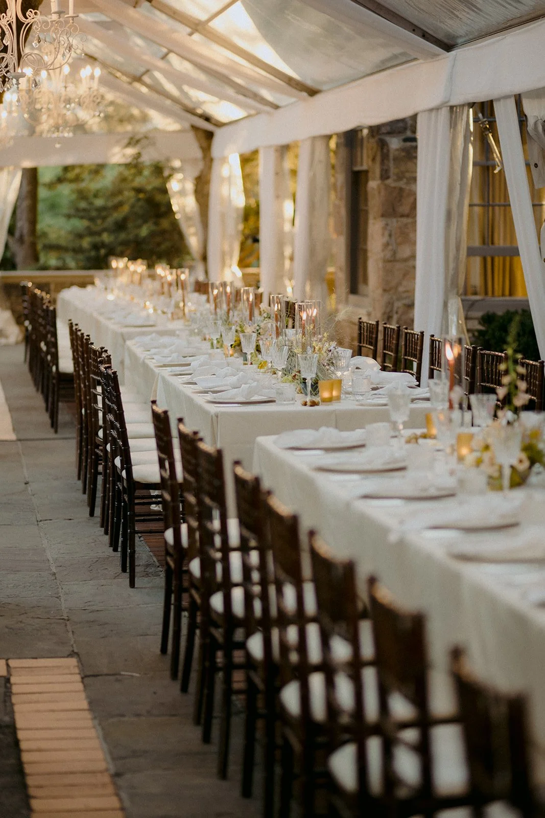 A collision of art and nature against an expansive garden and a timeless manor.

A romantic wedding that spills with elegance and style in its nuances of texture brought to life by sculptural blooms and candle light.

Venue - @graydonhallmanor
Event 