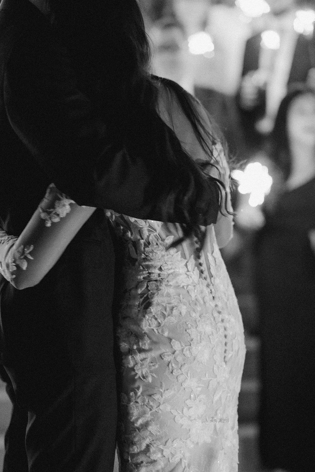 A collision of art and nature against an expansive garden and a timeless manor.

A romantic wedding that spills with elegance and style in its nuances of texture brought to life by sculptural blooms and candle light.

Venue - @graydonhallmanor
Event 