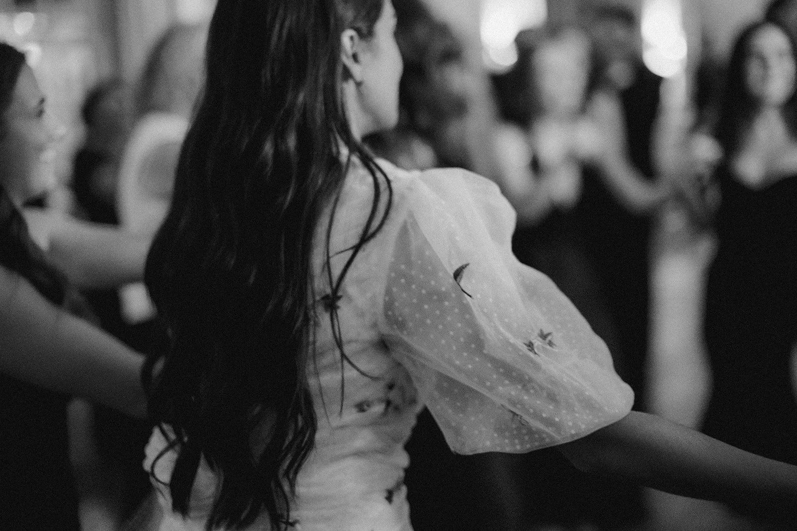 A collision of art and nature against an expansive garden and a timeless manor.

A romantic wedding that spills with elegance and style in its nuances of texture brought to life by sculptural blooms and candle light.

Venue - @graydonhallmanor
Event 