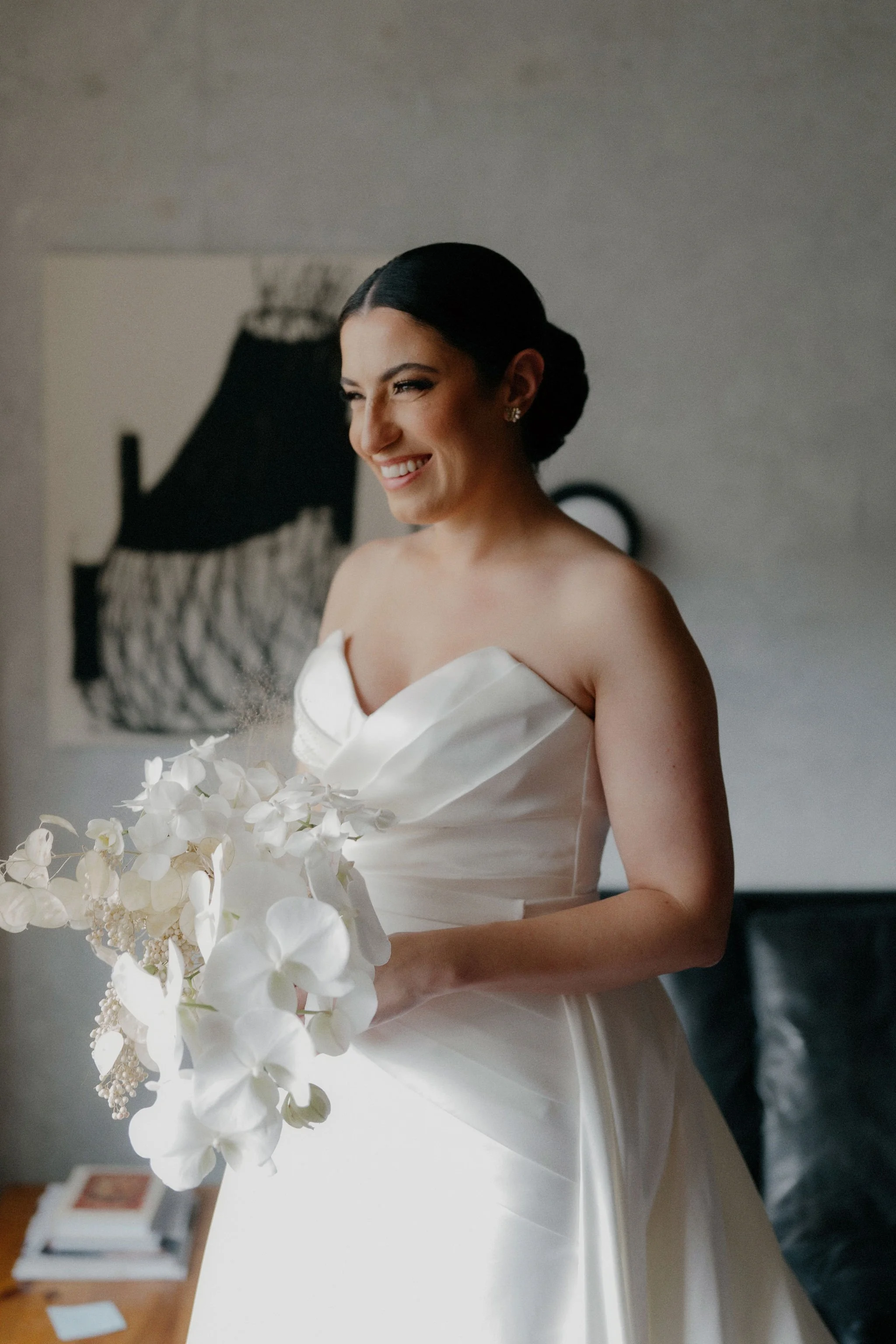Samantha and Michael's wedding was a masterpiece of simplicity and grace. Every detail meticulously curated to embrace the beauty of minimalism. The venue exuded an airy elegance that perfectly captured the essence of their love story. From start to 