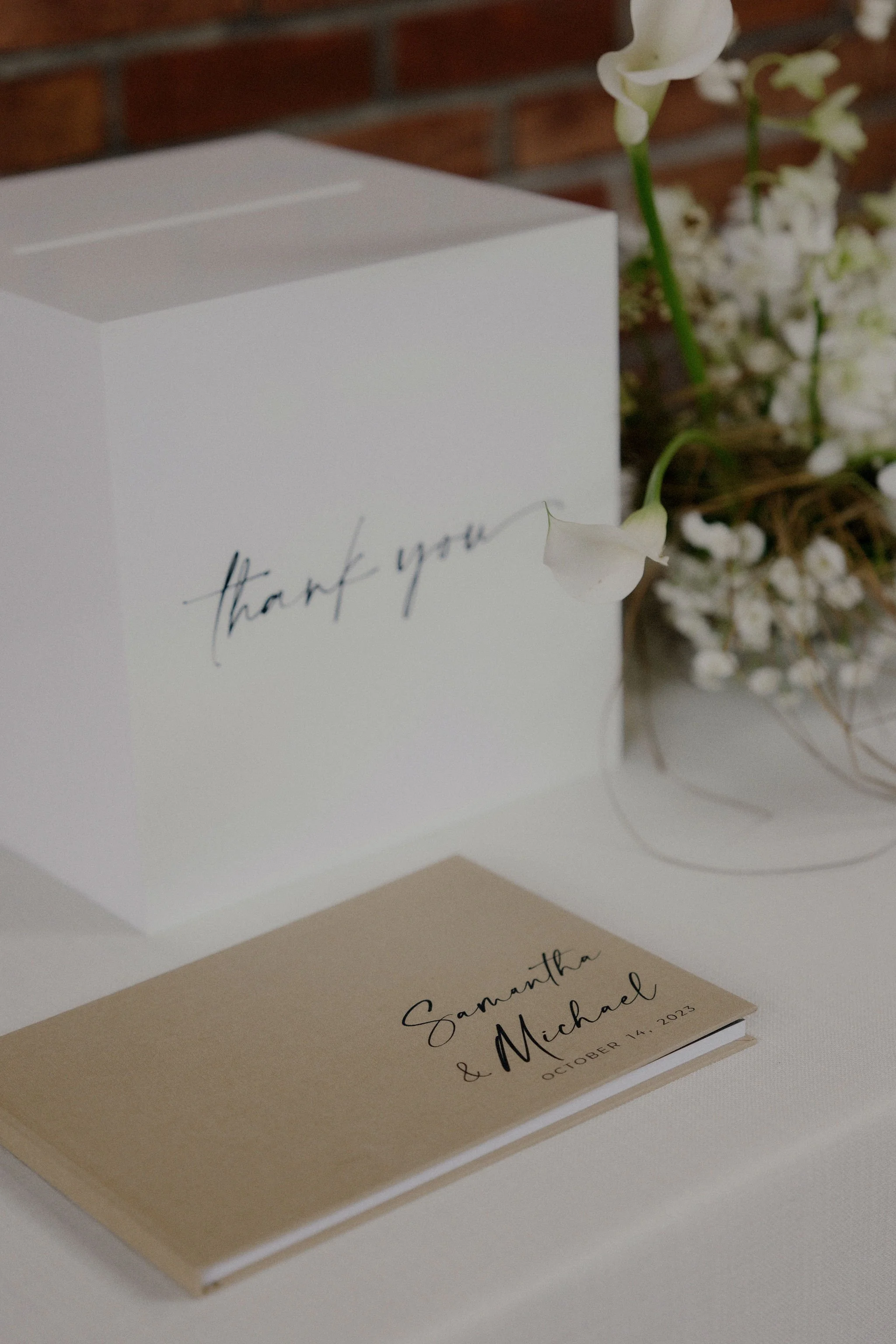 Samantha and Michael's wedding was a masterpiece of simplicity and grace. Every detail meticulously curated to embrace the beauty of minimalism. The venue exuded an airy elegance that perfectly captured the essence of their love story. From start to 