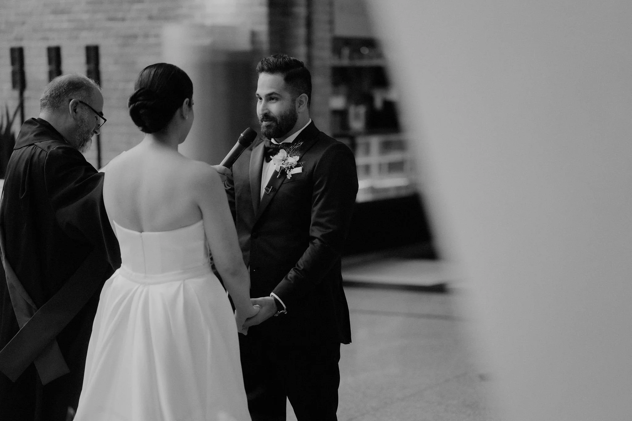 Samantha and Michael's wedding was a masterpiece of simplicity and grace. Every detail meticulously curated to embrace the beauty of minimalism. The venue exuded an airy elegance that perfectly captured the essence of their love story. From start to 