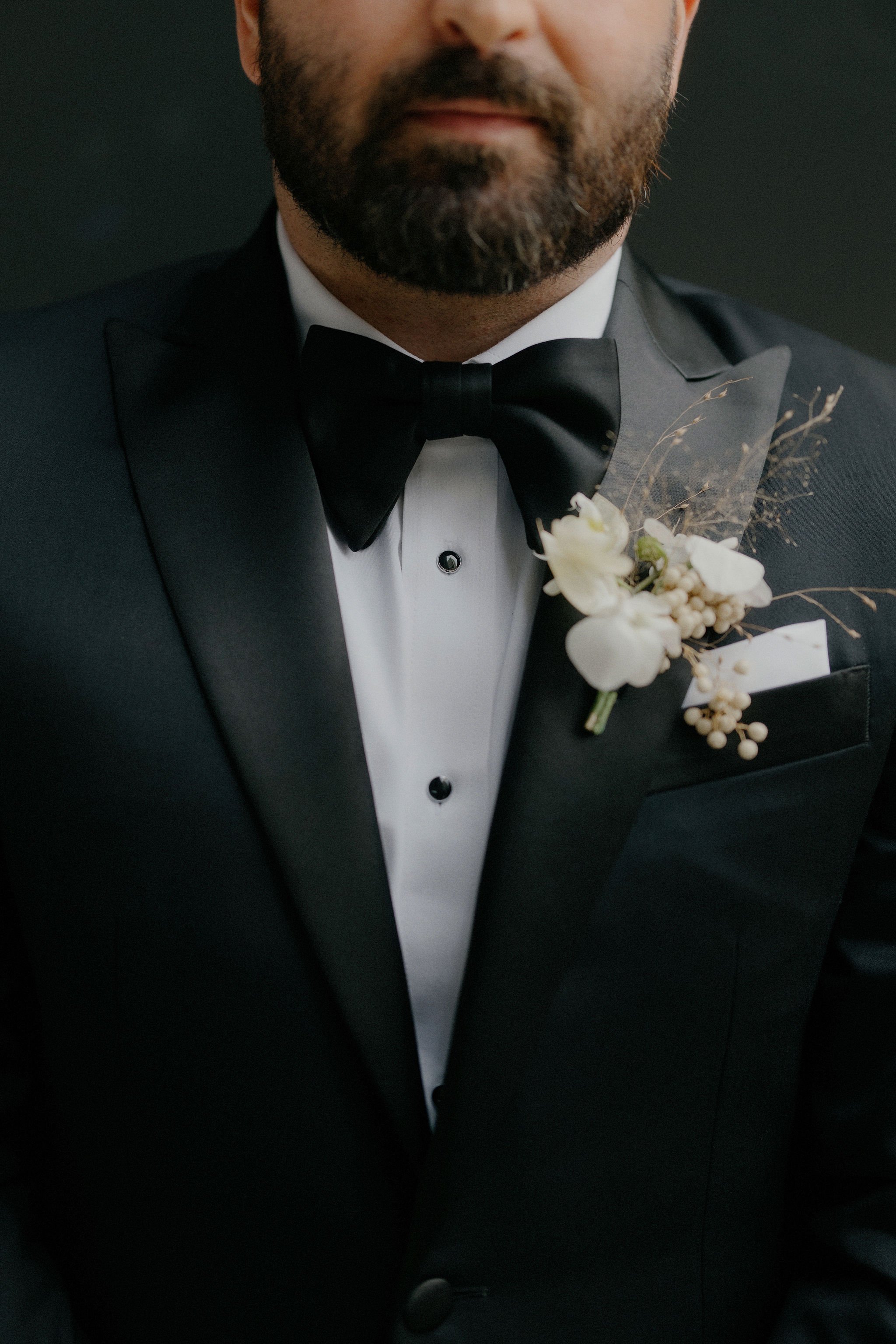 Samantha and Michael's wedding was a masterpiece of simplicity and grace. Every detail meticulously curated to embrace the beauty of minimalism. The venue exuded an airy elegance that perfectly captured the essence of their love story. From start to 