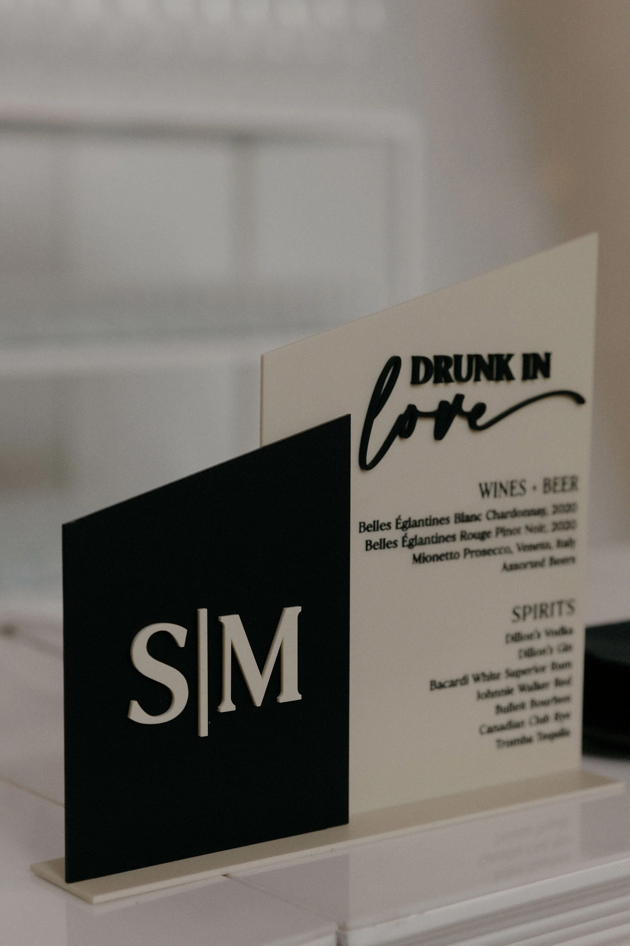Samantha and Michael's wedding was a masterpiece of simplicity and grace. Every detail meticulously curated to embrace the beauty of minimalism. The venue exuded an airy elegance that perfectly captured the essence of their love story. From start to 