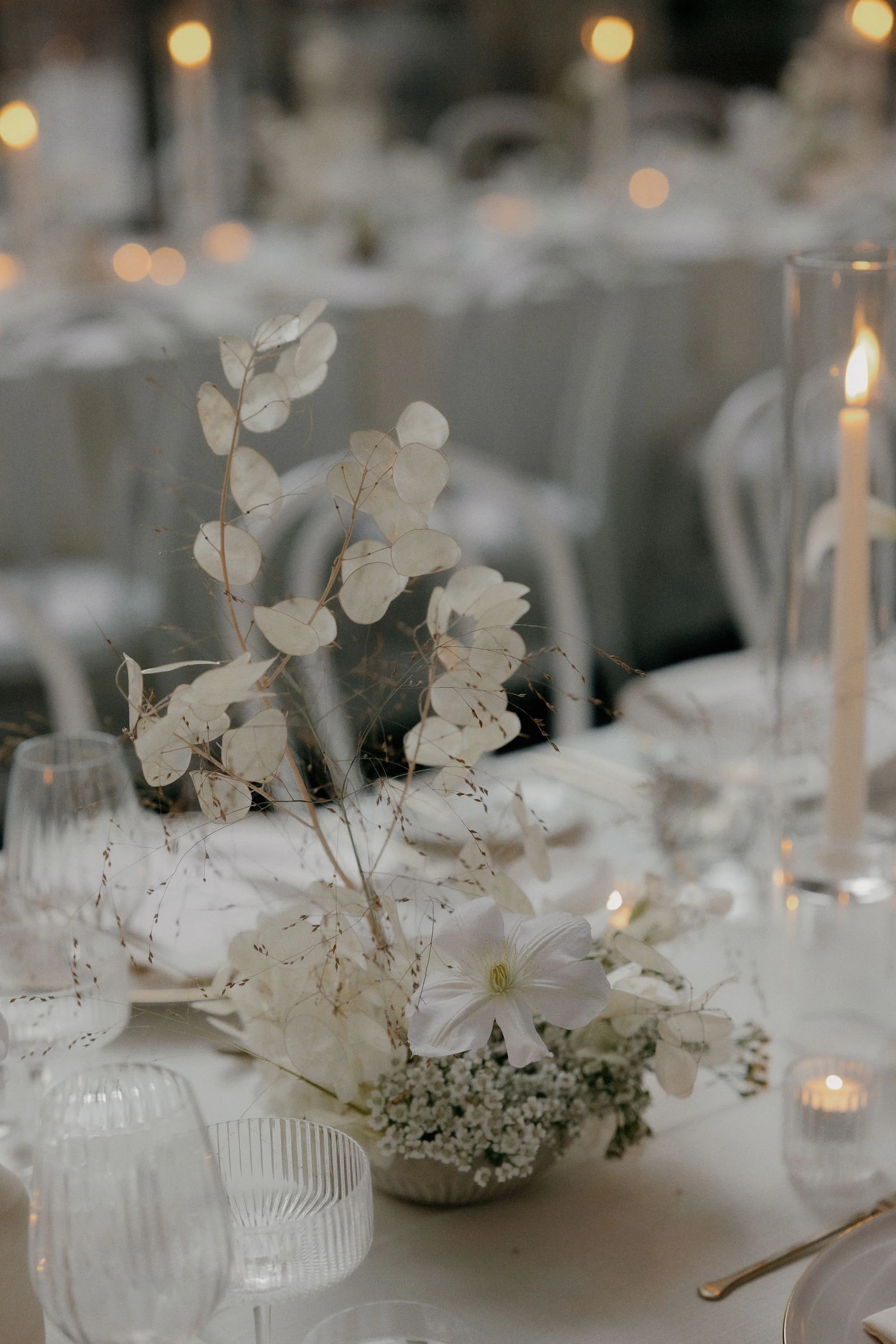 Samantha and Michael's wedding was a masterpiece of simplicity and grace. Every detail meticulously curated to embrace the beauty of minimalism. The venue exuded an airy elegance that perfectly captured the essence of their love story. From start to 