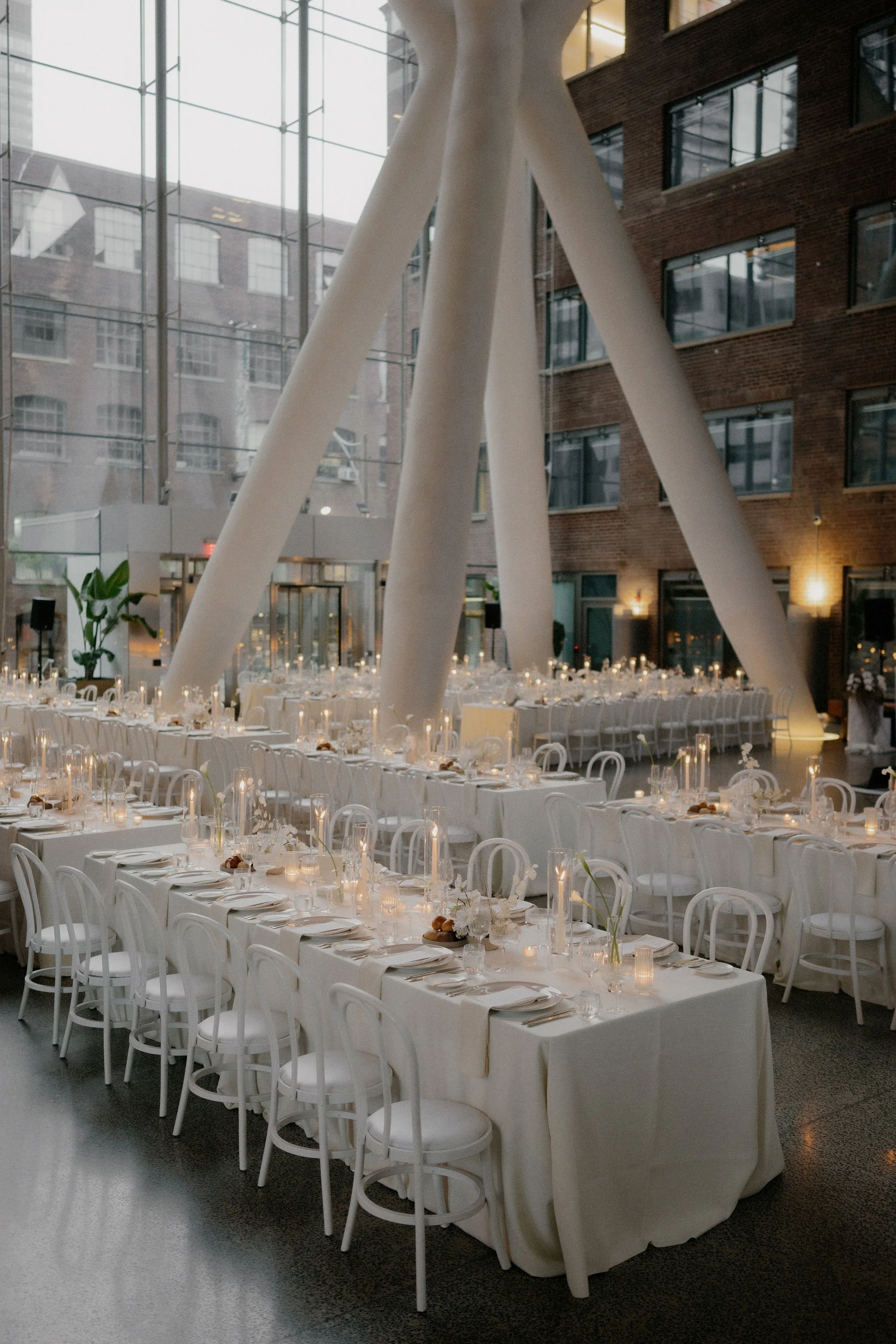 Samantha and Michael's wedding was a masterpiece of simplicity and grace. Every detail meticulously curated to embrace the beauty of minimalism. The venue exuded an airy elegance that perfectly captured the essence of their love story. From start to 