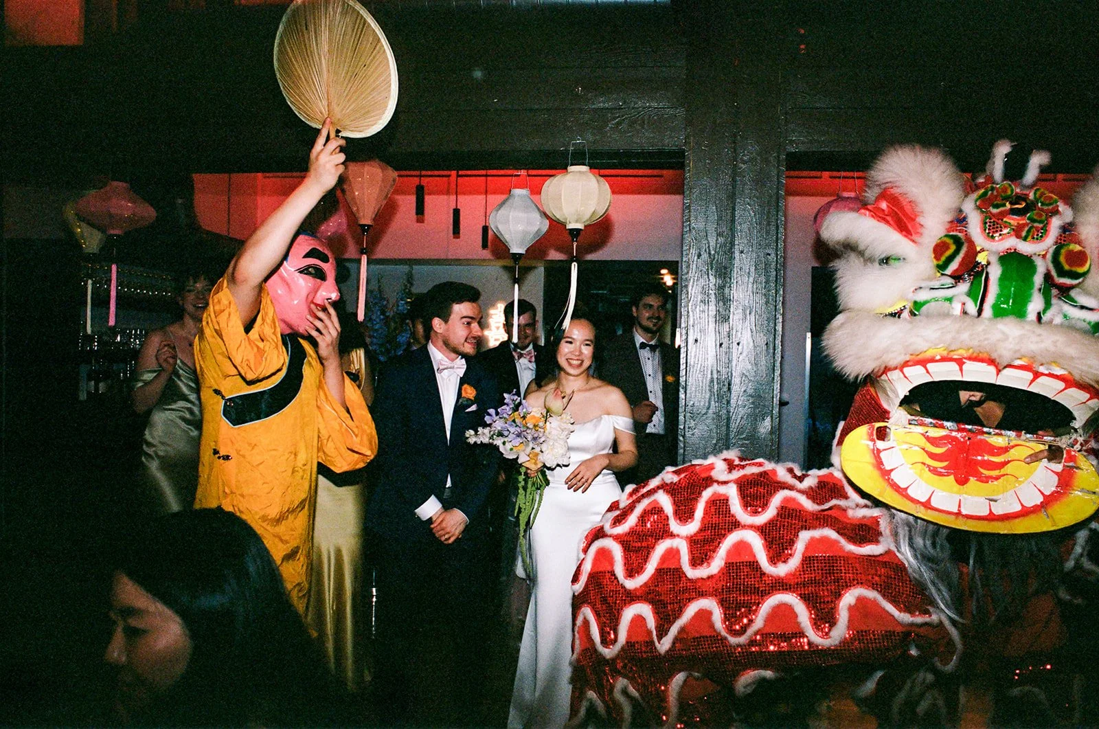 From high school best friends to a beautiful couple, Manqing and Maxime celebrated their love on June 23rd, 2024, at the breathtaking Pavillon de la Jamaique in Montreal. They reached out to us in August 2023 with a vision: a minimalist wedding with 