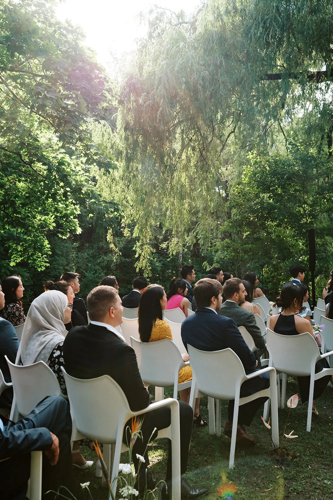 From high school best friends to a beautiful couple, Manqing and Maxime celebrated their love on June 23rd, 2024, at the breathtaking Pavillon de la Jamaique in Montreal. They reached out to us in August 2023 with a vision: a minimalist wedding with 