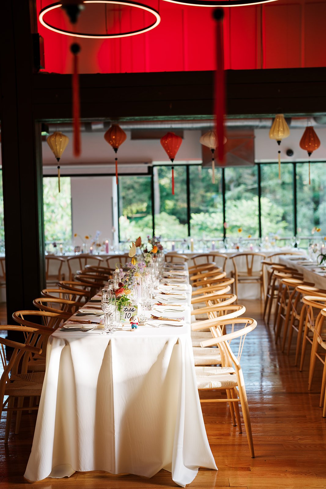 From high school best friends to a beautiful couple, Manqing and Maxime celebrated their love on June 23rd, 2024, at the breathtaking Pavillon de la Jamaique in Montreal. They reached out to us in August 2023 with a vision: a minimalist wedding with 