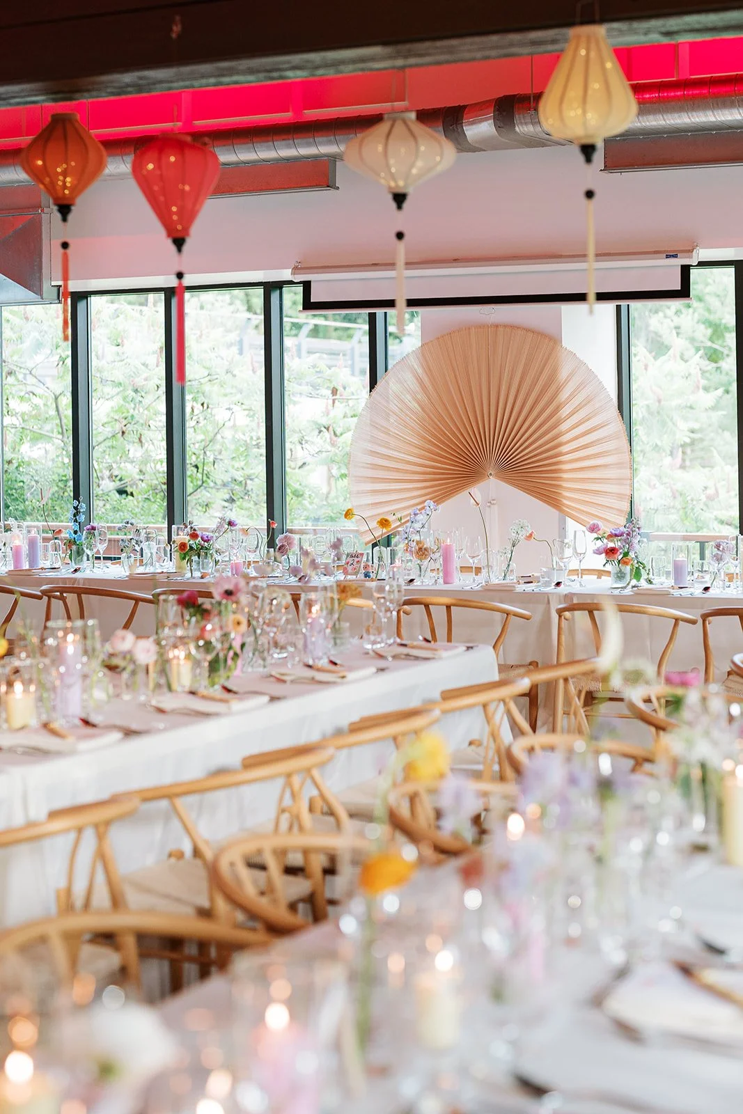 From high school best friends to a beautiful couple, Manqing and Maxime celebrated their love on June 23rd, 2024, at the breathtaking Pavillon de la Jamaique in Montreal. They reached out to us in August 2023 with a vision: a minimalist wedding with 