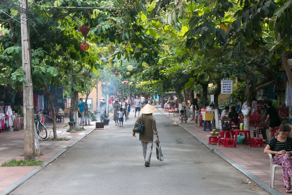 Old-Town-in-Hoi-An-Vietnam.jpg