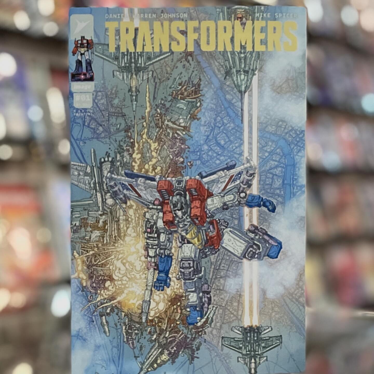 Happy New Comic Book Day!
📚
Optimus Prime was supposed to have led the Autobots to victory. Instead, the fate of Cybertron is unknown, and his allies have crash-landed far from home, alongside their enemies&mdash;the Decepticons. As these titanic fo