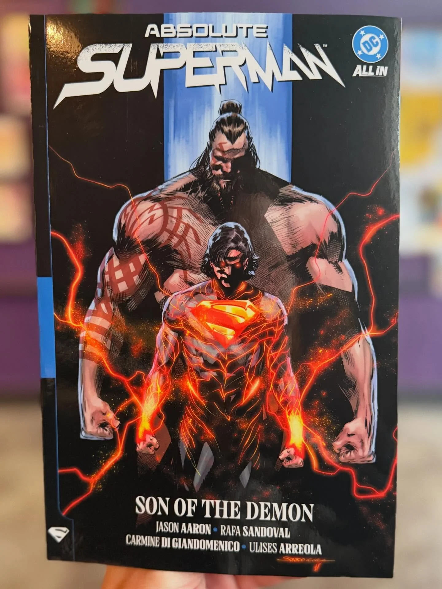 Absolute Superman Vol. 2: Son of the Demon is available now at the shop and our web-store, continuing @jasonaaron and @rafasandoval_1975&rsquo;s bold reimagining of the Man of Steel in a world that fears his power - and may soon feel its wrath. 
💥 
