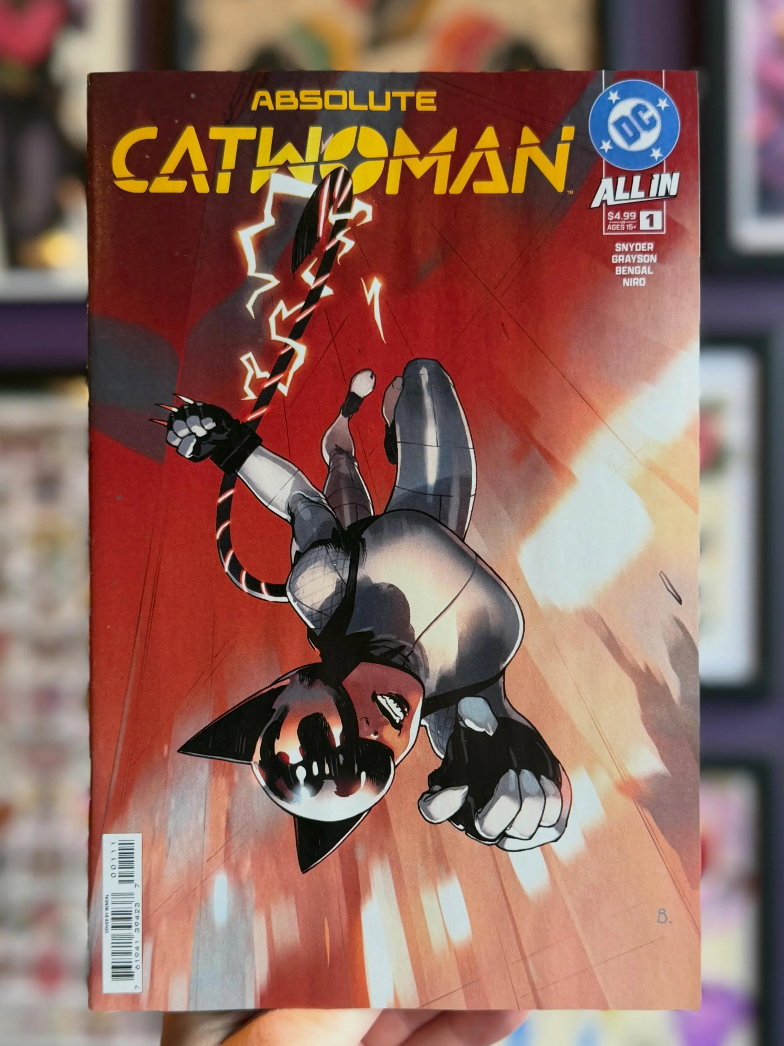 Happy New Comic Book Day! 📚 Absolute Catwoman № 1 is available now at the shop, and our web-store. 

Selina Kyle has carved a good life for herself. Through her ingenuity and skills, she&rsquo;s become the greatest thief the world has ever known. Wi
