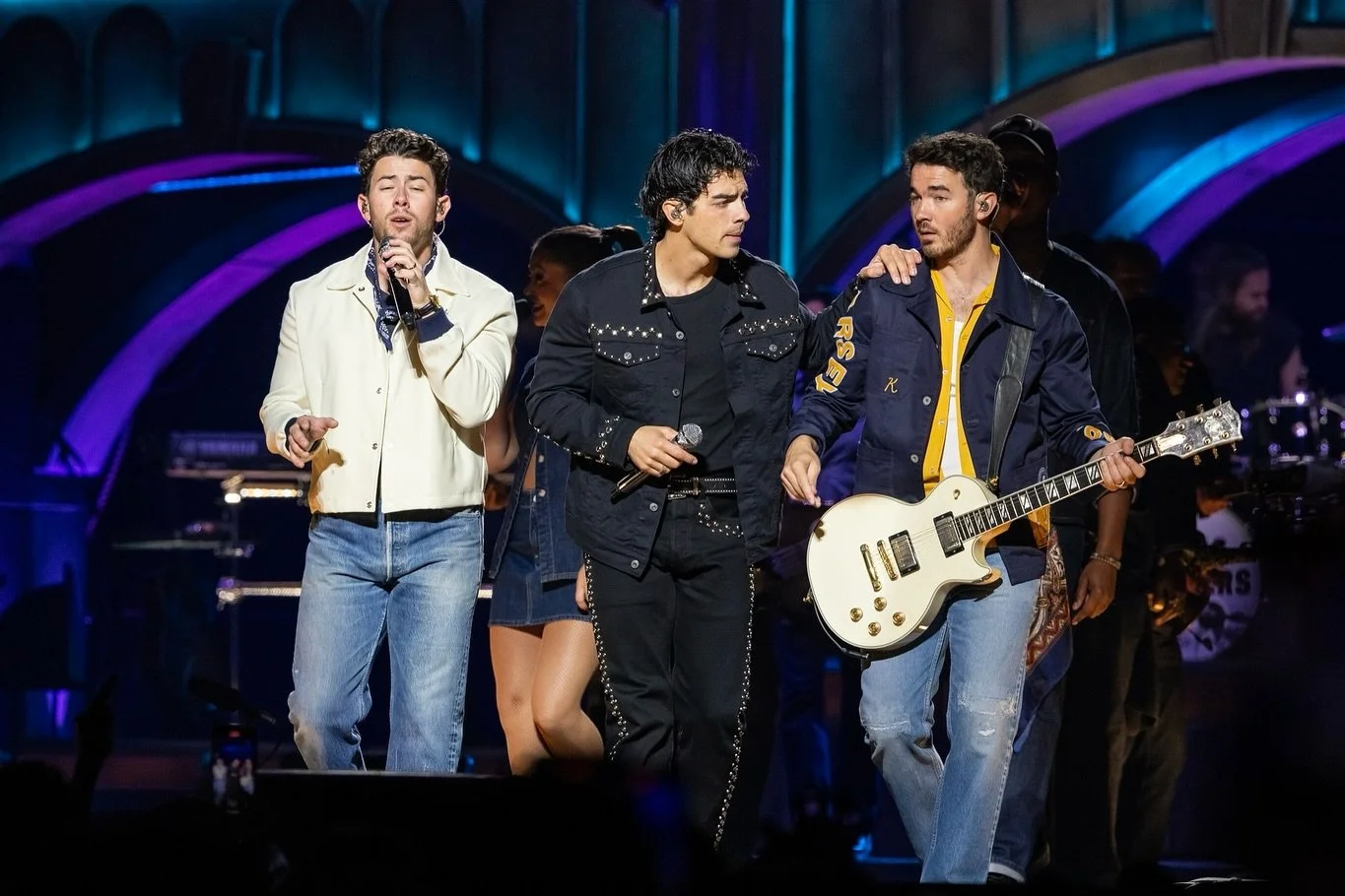 Sucker for the @jonasbrothers and had a great night shooting their #hometowntour stop in Seattle for @movin925 and @warm1069 📸