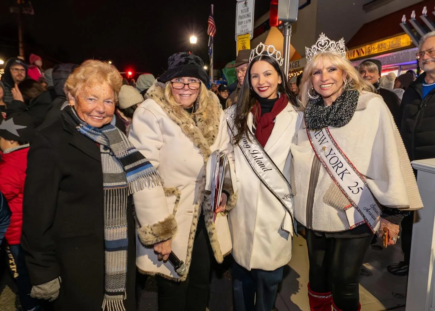 ✨🎄 Holiday magic in Bethpage! 🎄✨

Yesterday, Geanna had the sweetest time attending the Bethpage Christmas Tree Lighting, spreading cheer and celebrating the start of the season with the community!

We were also so happy to see Tina Hanley, the rei
