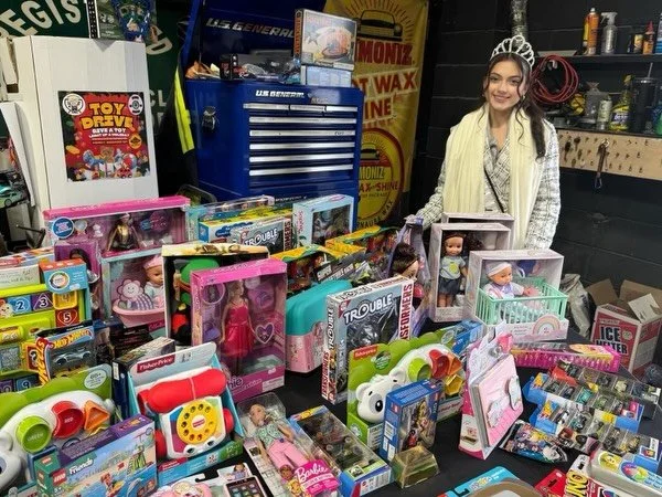 Tonight, Miss Long Island Teen 2026, Shyla, joined forces with @jibaritoswithtroops to distribute toys to families in need across Long Island as part of their holiday toy drive. A beautiful night rooted in service, community, and bringing the magic o