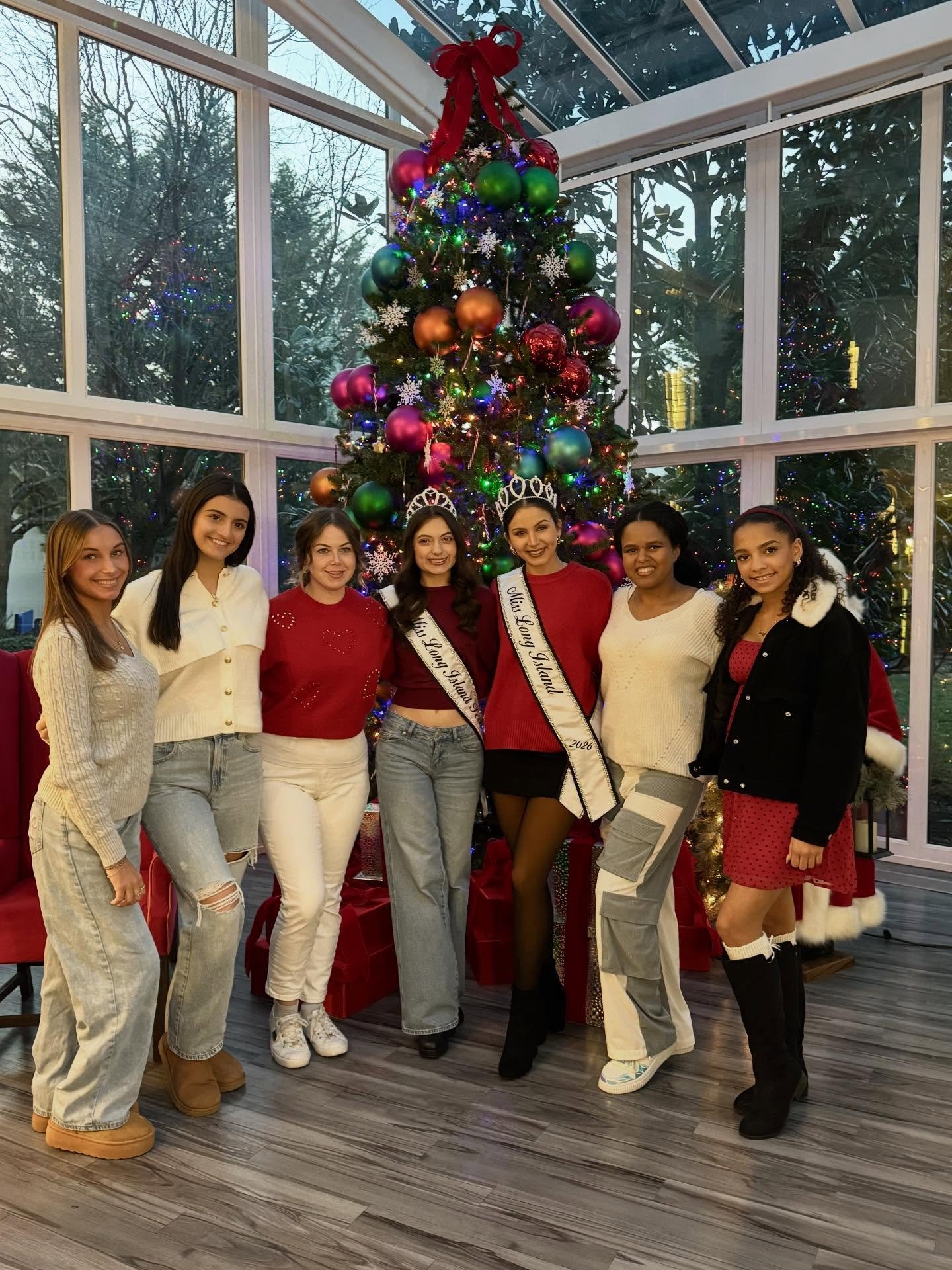 Today, our 2026 Queens and contestants spent their Christmas Eve volunteering at the Ronald McDonald House Charities, cooking a meal for the families staying there tonight❤️

We were honored to spend our time serving others and sharing a small moment