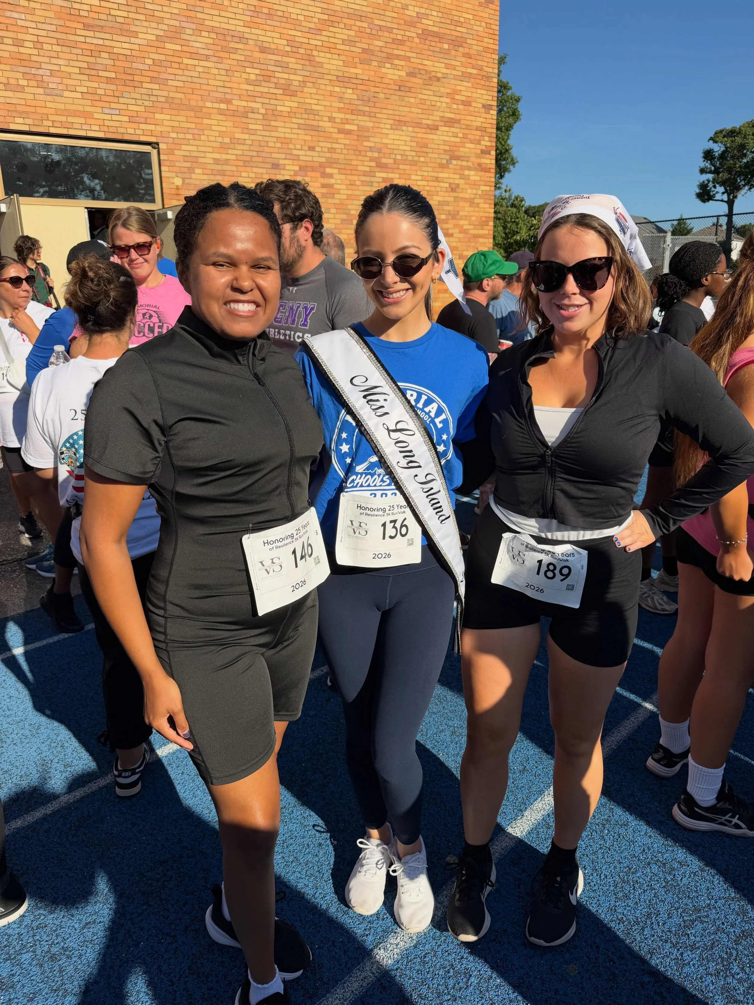 🇺🇸 Honoring. Remembering. Giving back.

Our Miss Long Island, Geanna Koulouris, had the privilege of participating in a special 25th anniversary commemoration of September 11th through the Valley Stream School District, while helping raise funds fo