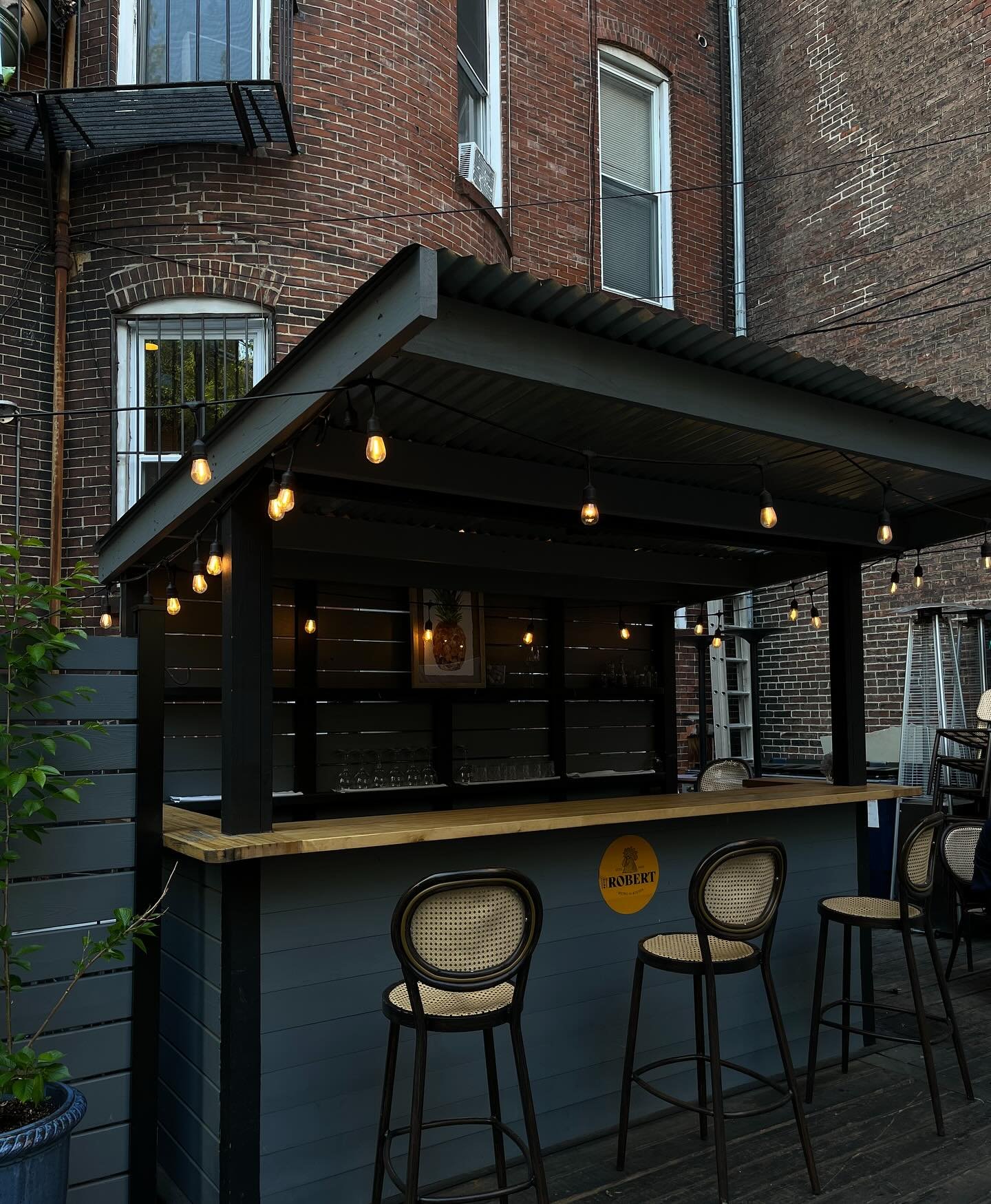 🎉 Want to celebrate something special?
We also host events- indoors or outdoors!

Cocktails, dinners, birthdays, private gatherings&hellip; 

We adapt to your wishes and add our signature touch ✨

📩 Get in touch to learn more ! 

#eventplanner #pri