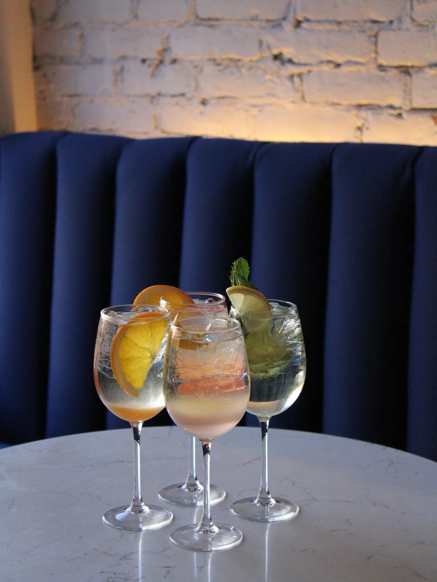 Four Spritz to start the brunch &hellip;
Then our Mimosa kit to keep the weekend vibes going ! 🥂🍊
Celebrating the little joys of a slow Sunday 

#bostonbrunch #bostoneats #bostonfood #mimosakit #spritz #brunchcocktails #brunchvibes #frenchbistro