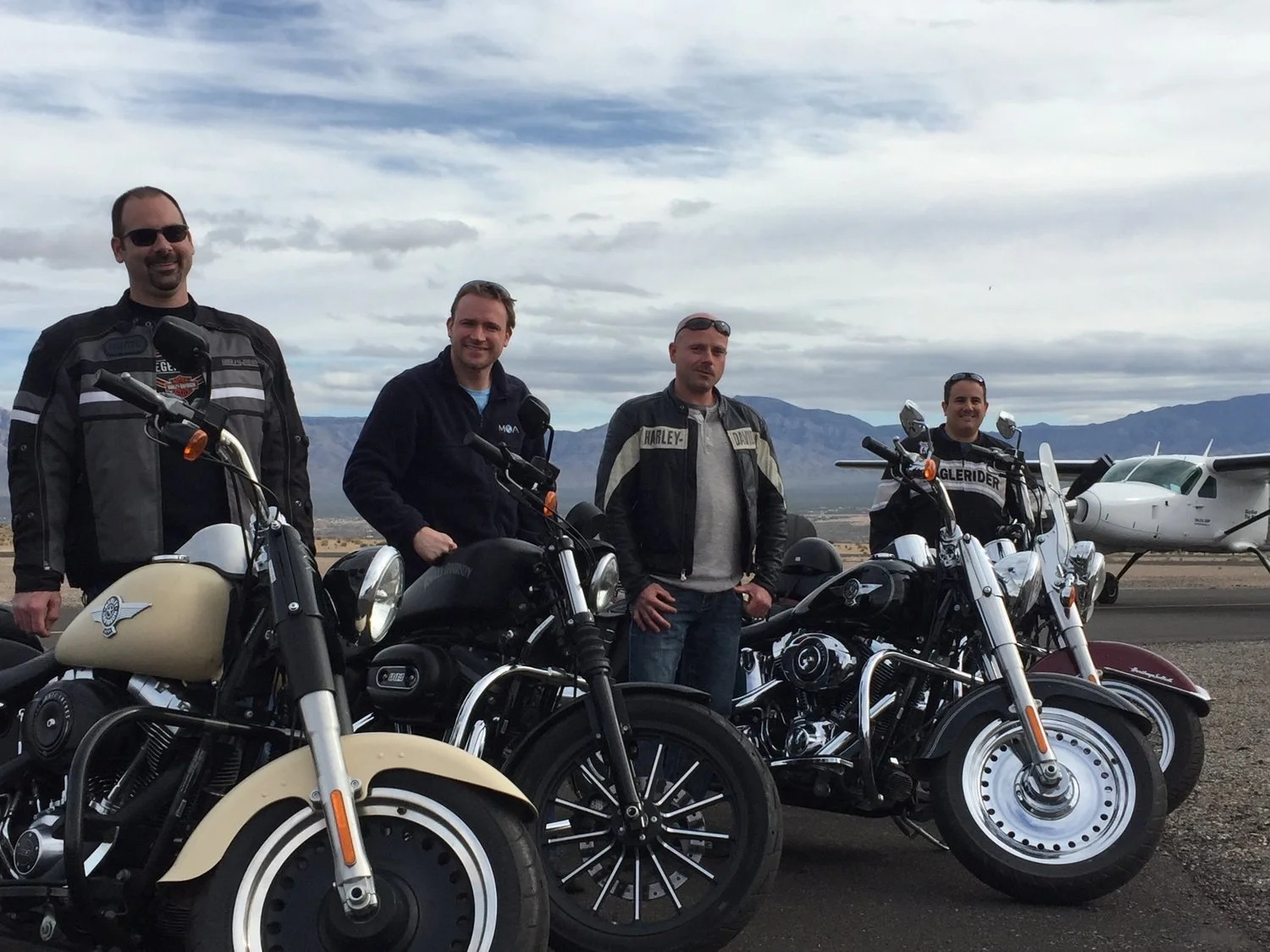 Harleys, Skydiving, and Desert Sun – Traversing Vegas, Baby! 🌞🏍️