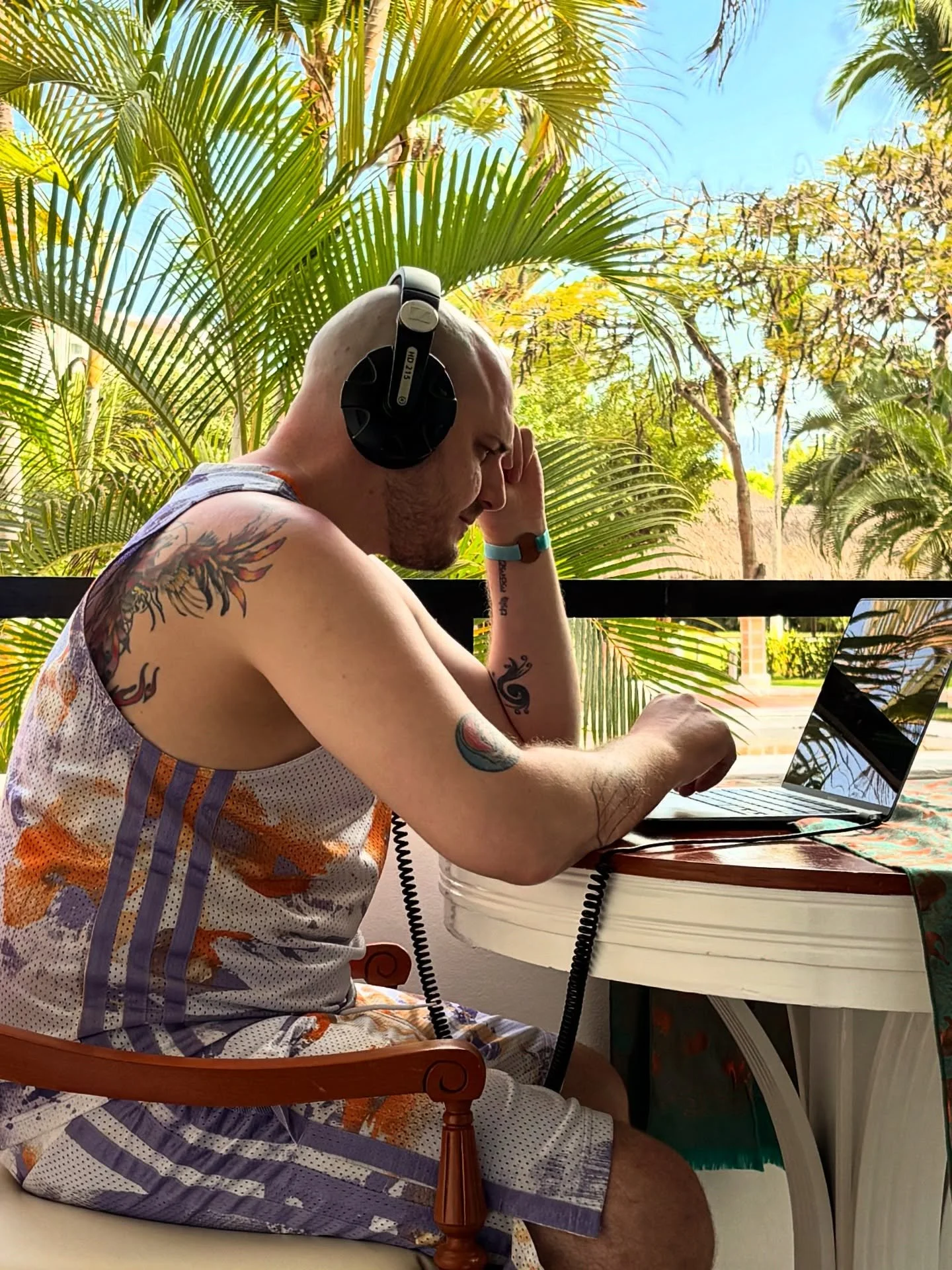 Mexico inspiring some music ideas! Working on a new track here. Using my laptop without all the fancy plugins and studio luxuries forces me to think a little outside the box!