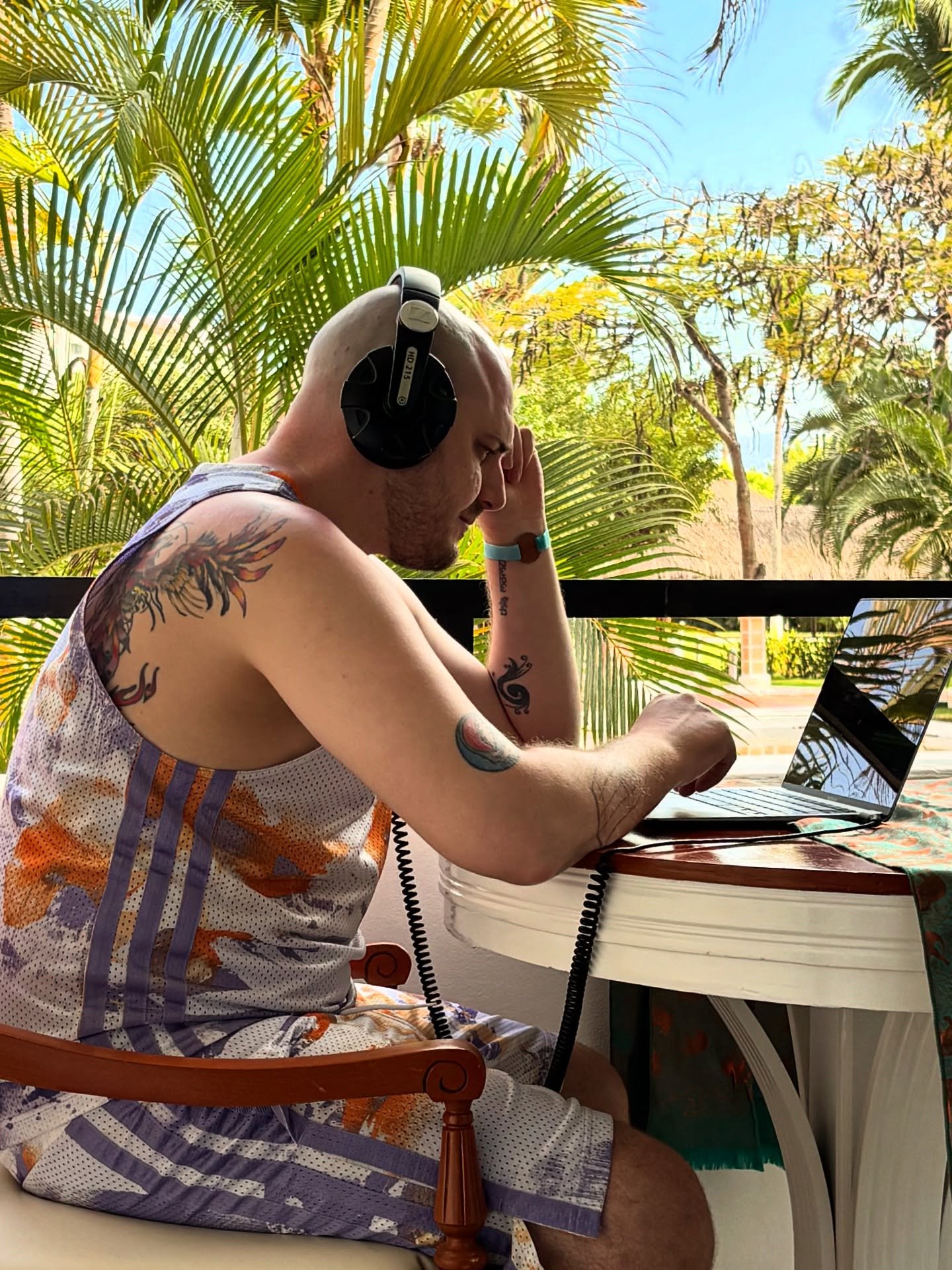 Mexico inspiring some music ideas! Working on a new track here. Using my laptop without all the fancy plugins and studio luxuries forces me to think a little outside the box!